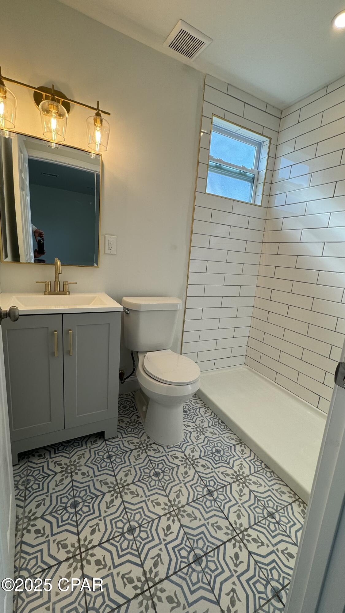 Image 10 For 212 Cove Boulevard