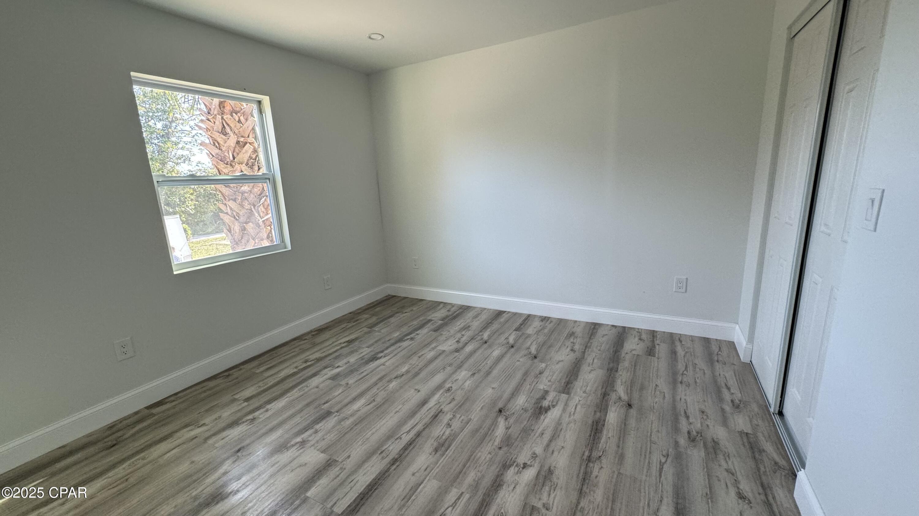 Image 12 For 212 Cove Boulevard