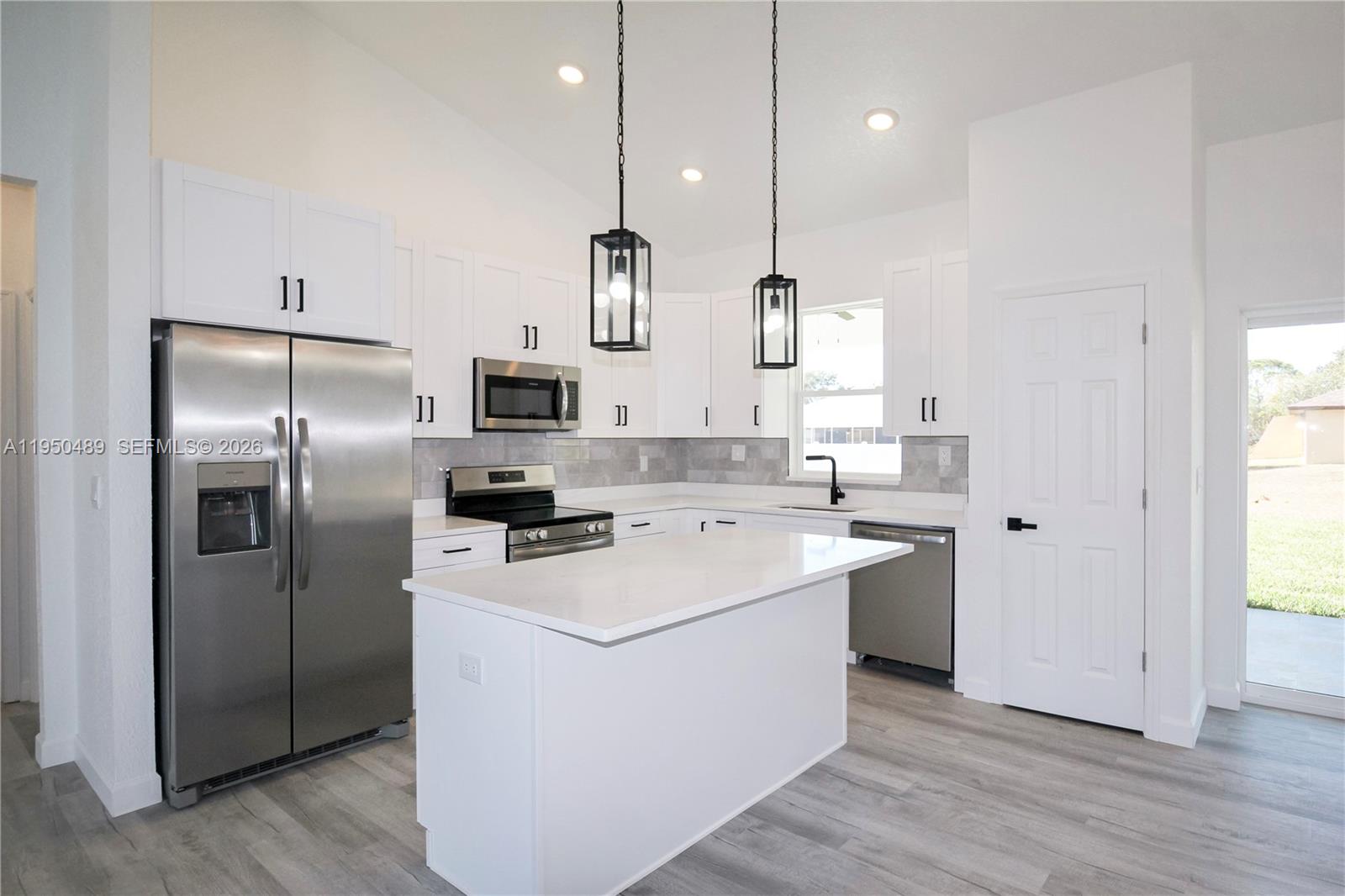 Homes for sale in Sebring, FL | 3915 El Rado Ave, Sebring, FL 33872 | MLS# A11950489