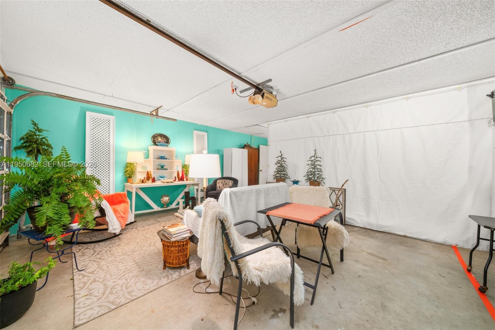Spacious garage and storage at 319 Grove - Condo in Avon Park