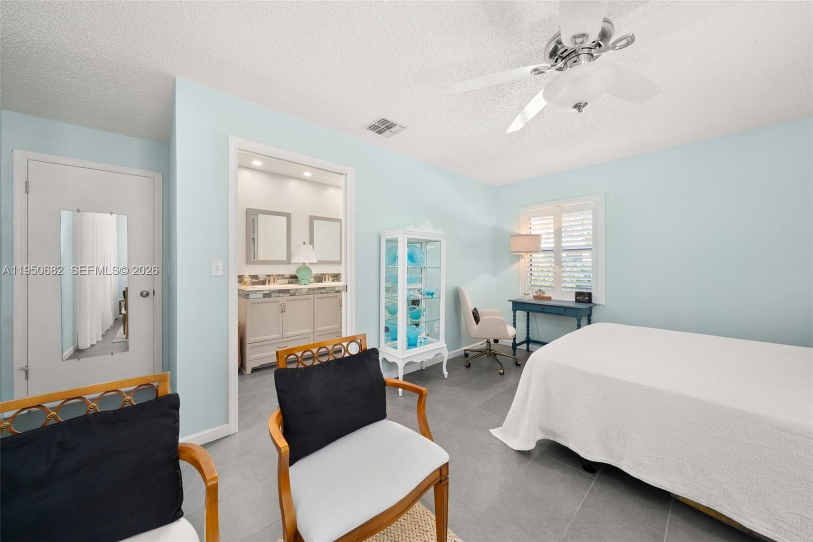 Spacious garage and storage at 319 Grove - Condo in Avon Park