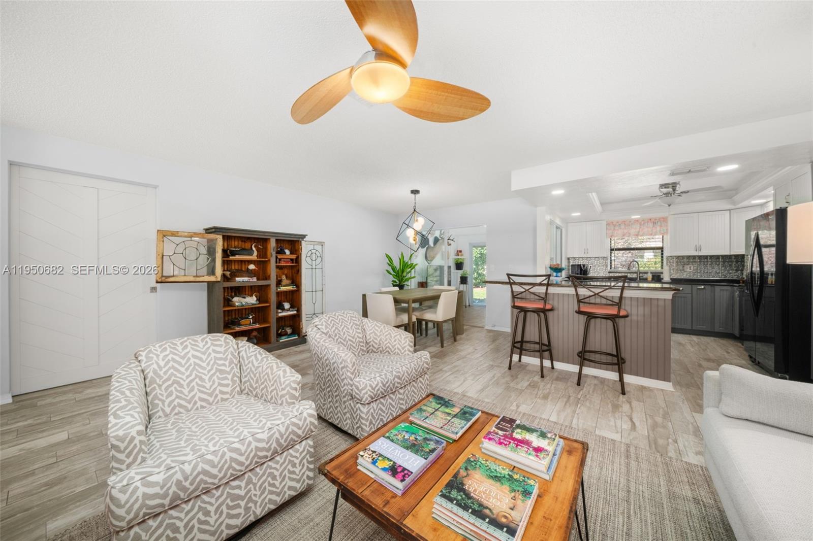 Well-appointed guest bedroom at 319 Grove - Condo in Avon Park