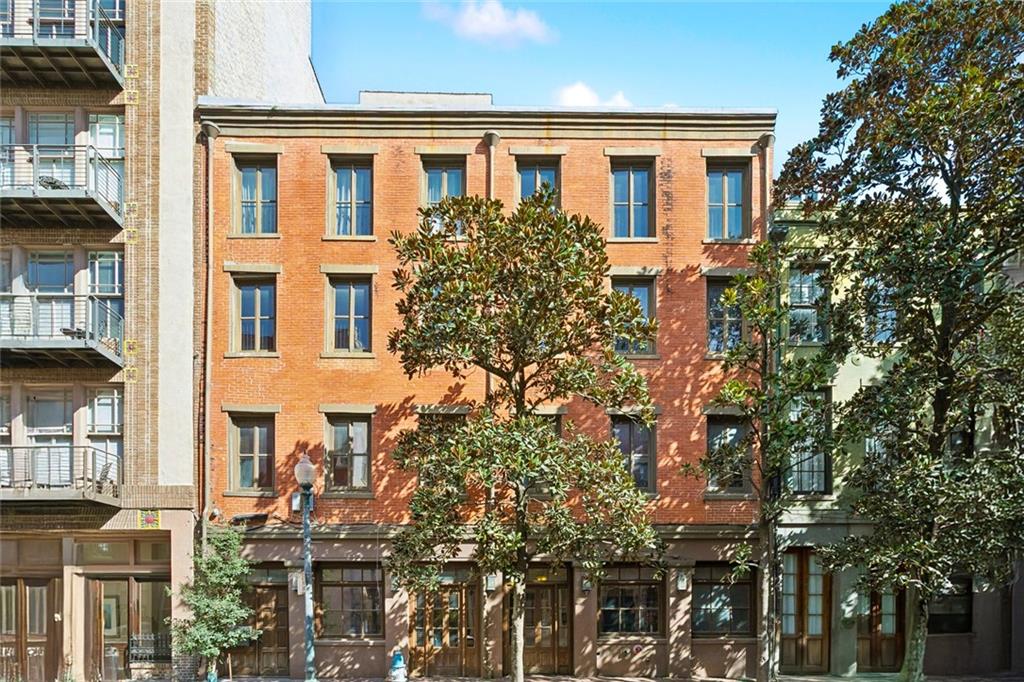 Photo of 431/433 GRAVIER Street, New Orleans, LA 70130