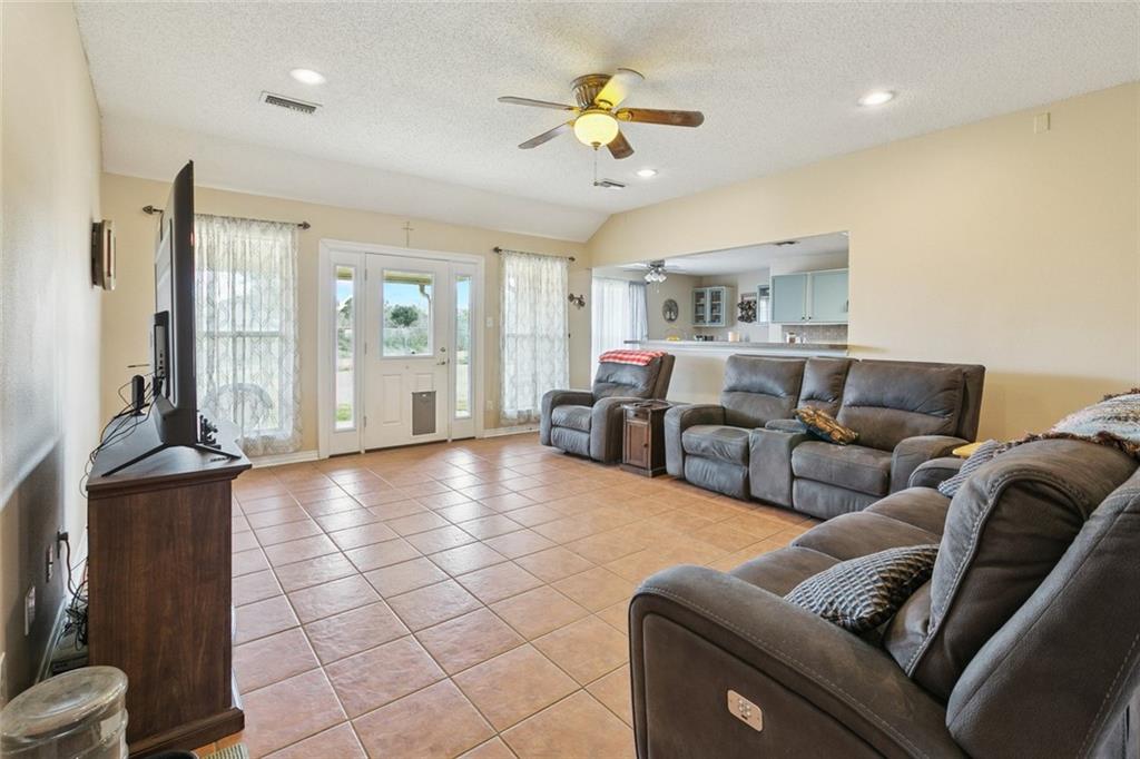 Homes for sale in Hahnville, LA | 102 Union Dr, Hahnville, LA 70057 | MLS# 2539148