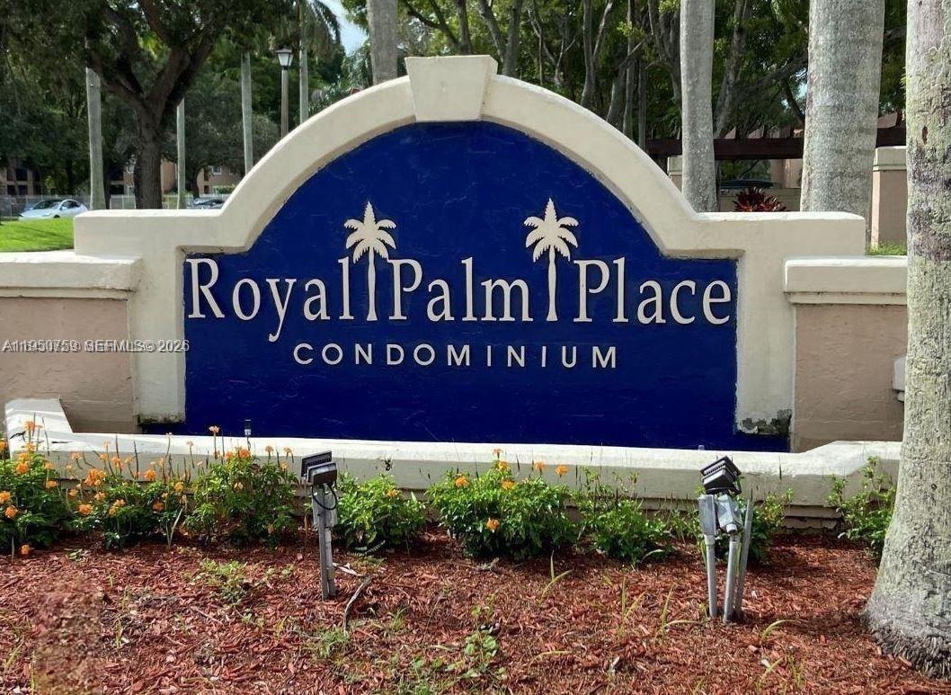 Royal Palm Place