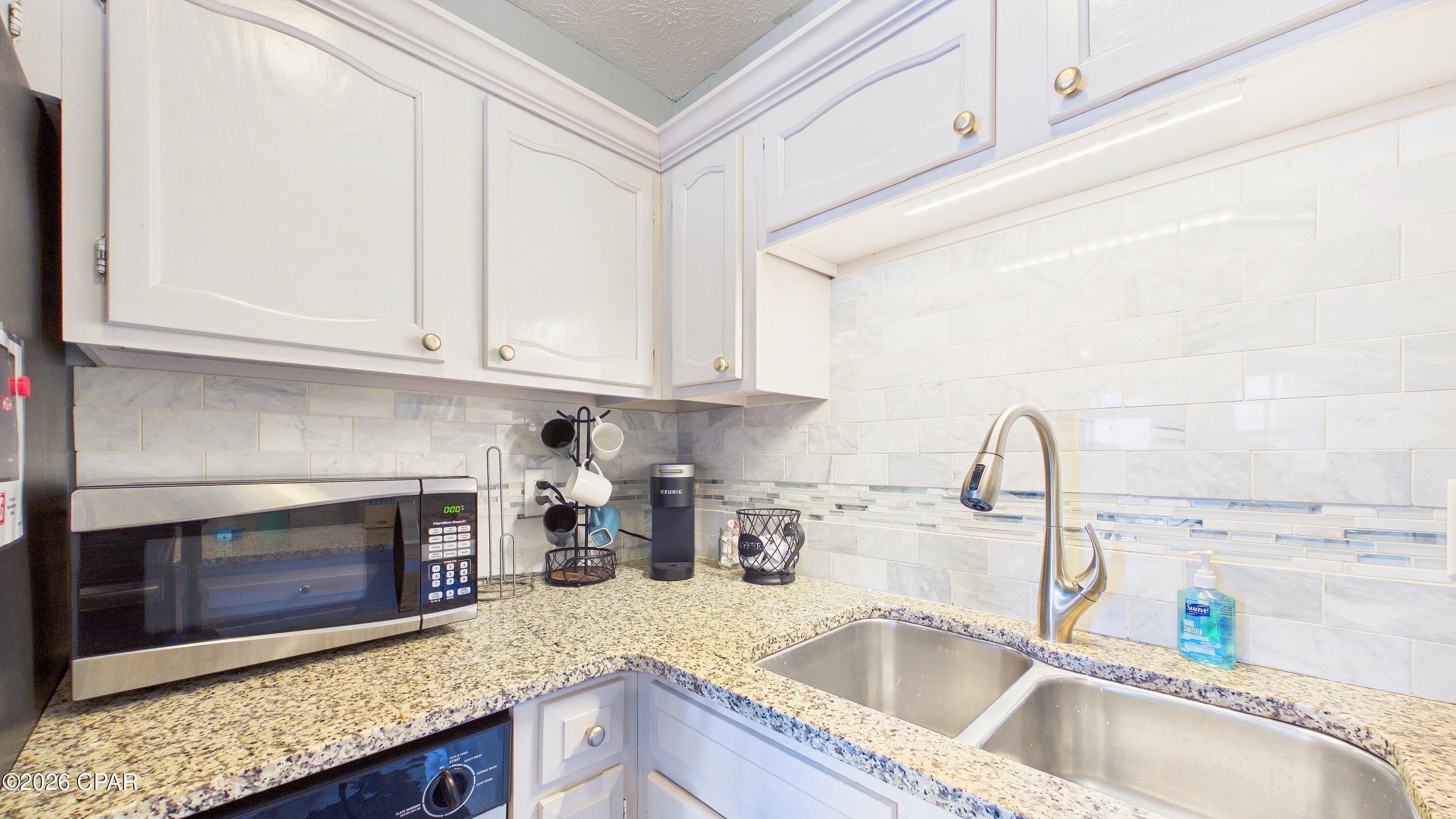 Image 5 For 301 Lullwater Drive 295