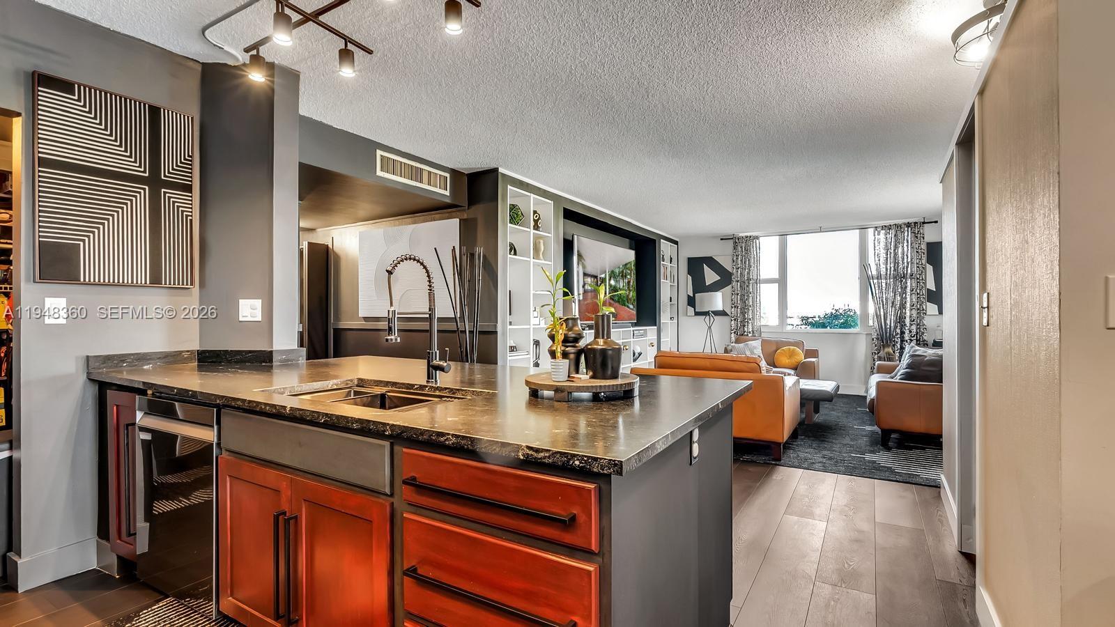 Hillcrest East No 25 Cond