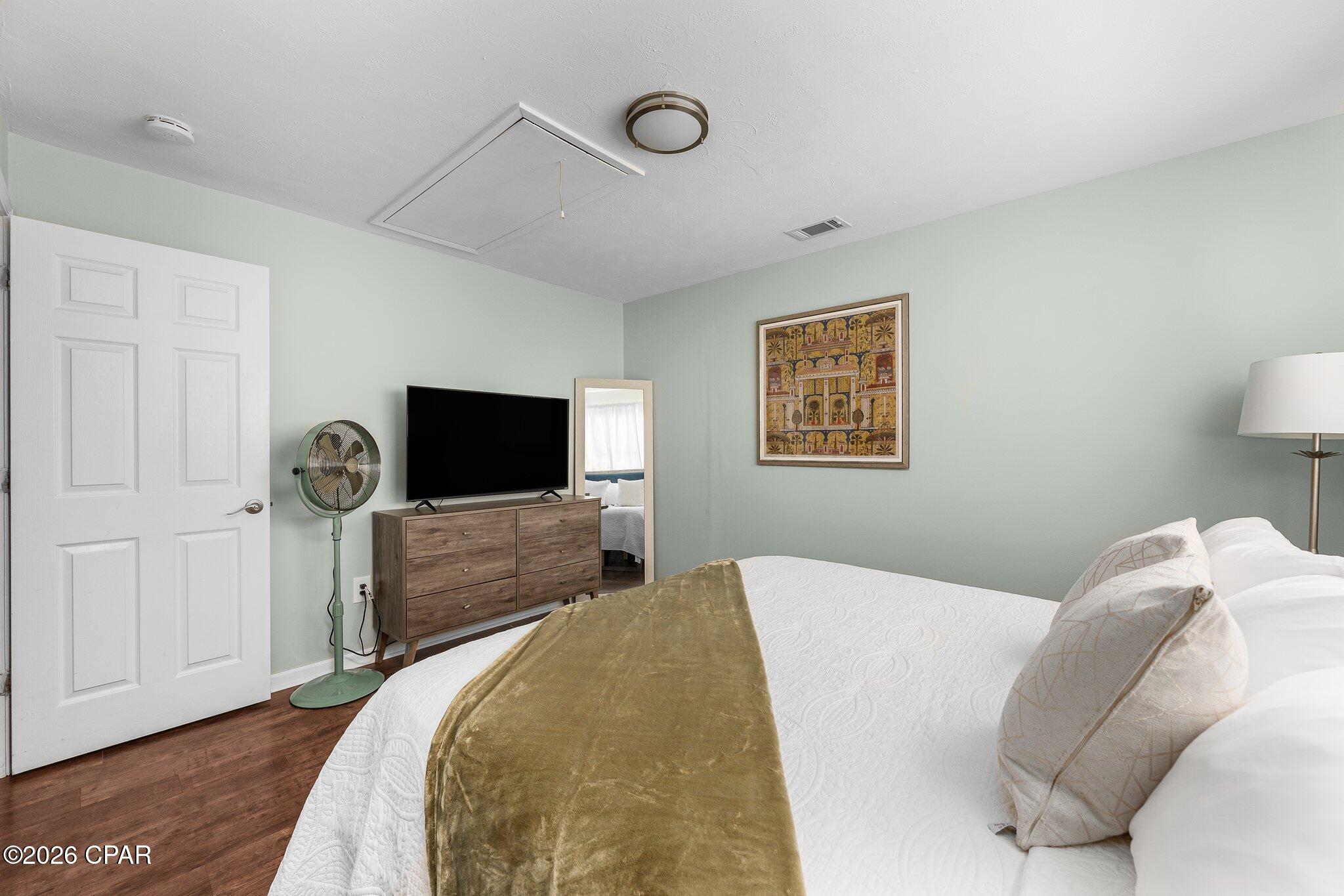 Image 14 For 1301 Foster Avenue A, B