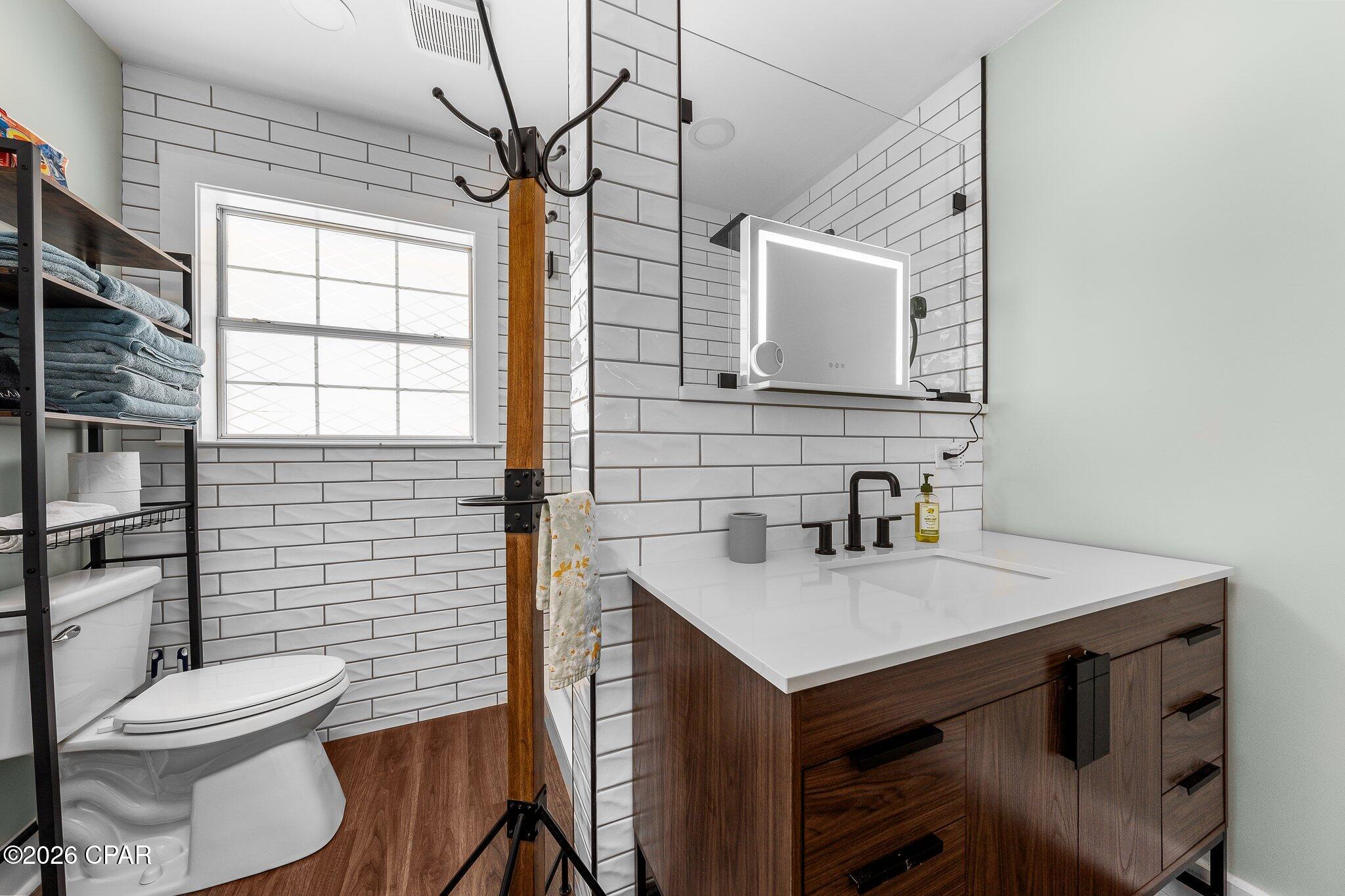 Image 21 For 1301 Foster Avenue A, B