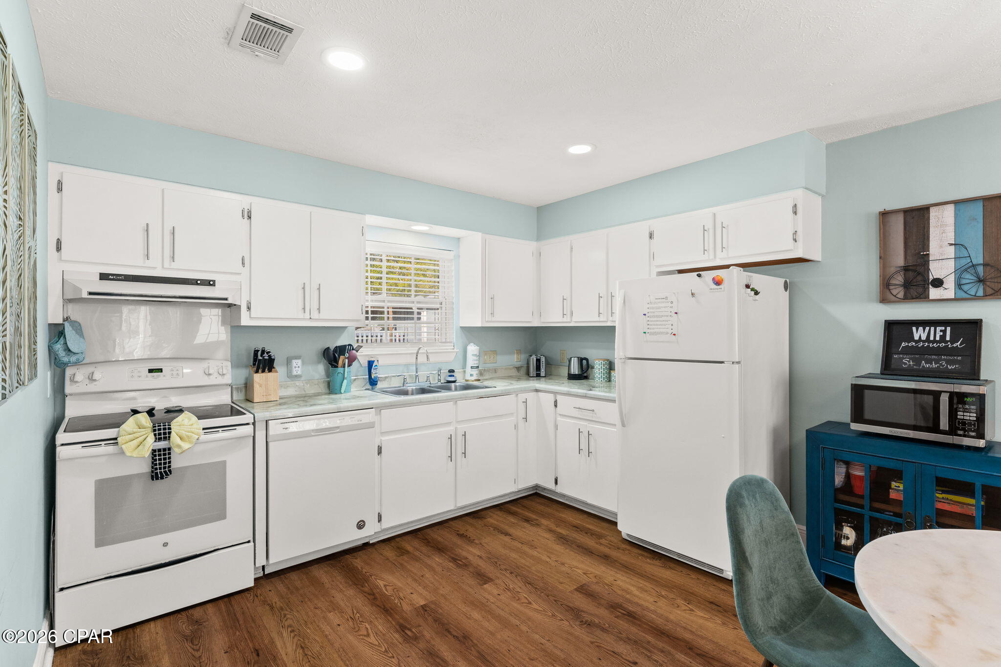 Image 32 For 1301 Foster Avenue A, B