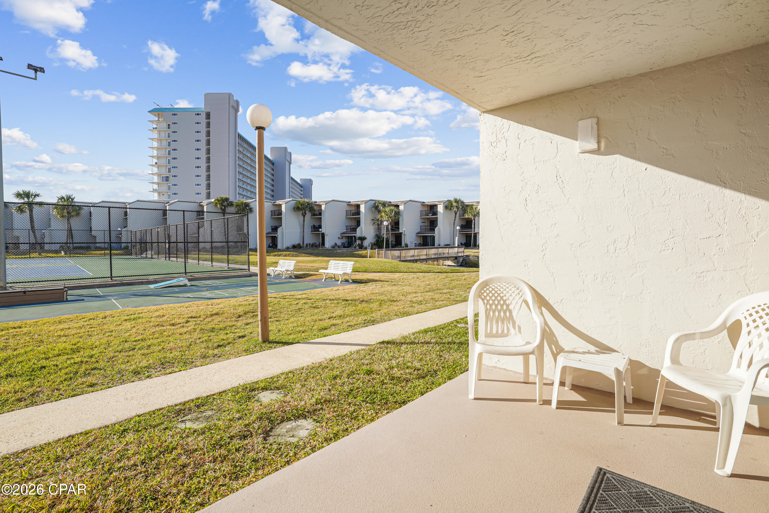 Image 32 For 8727 Thomas Drive C33