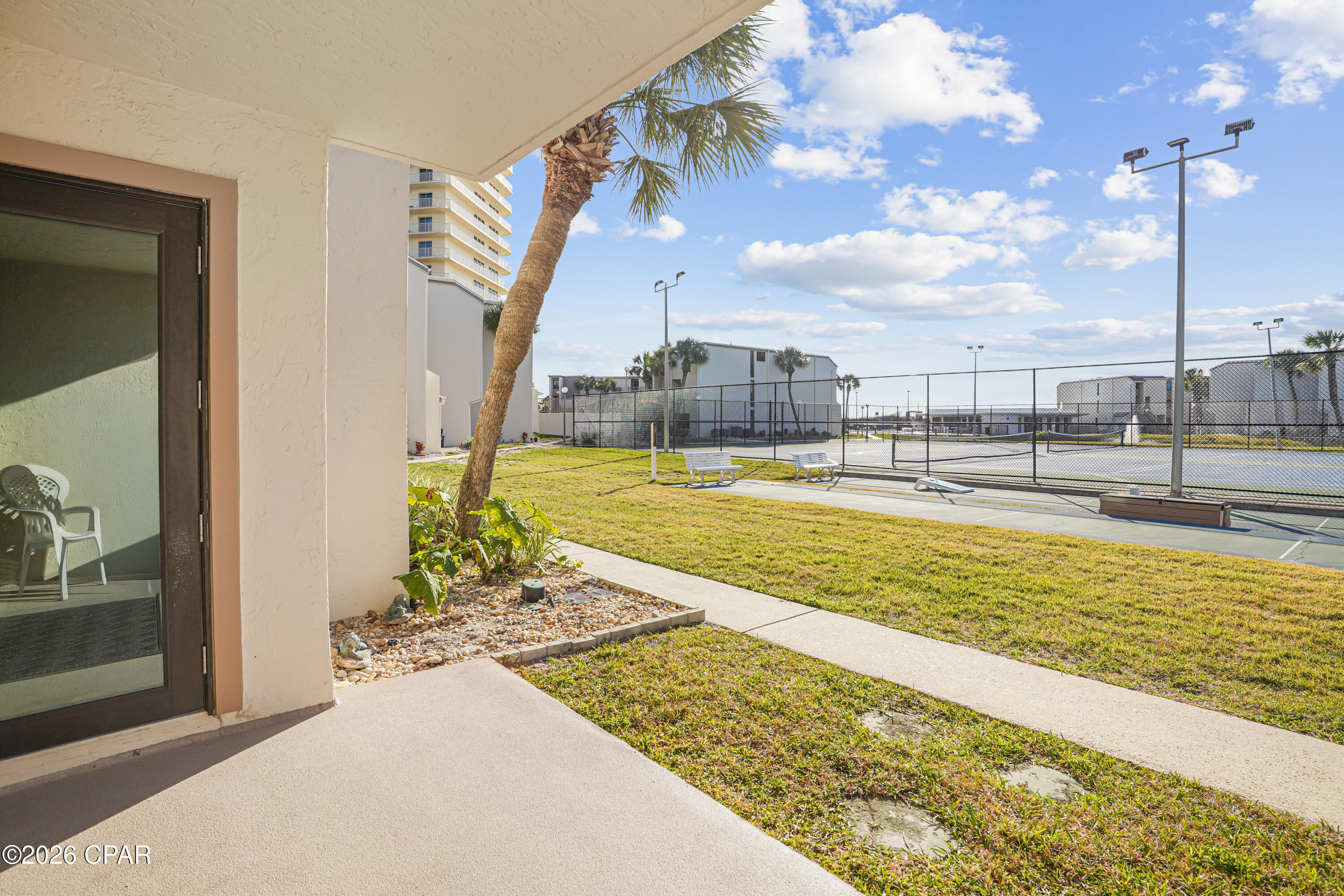 Image 33 For 8727 Thomas Drive C33