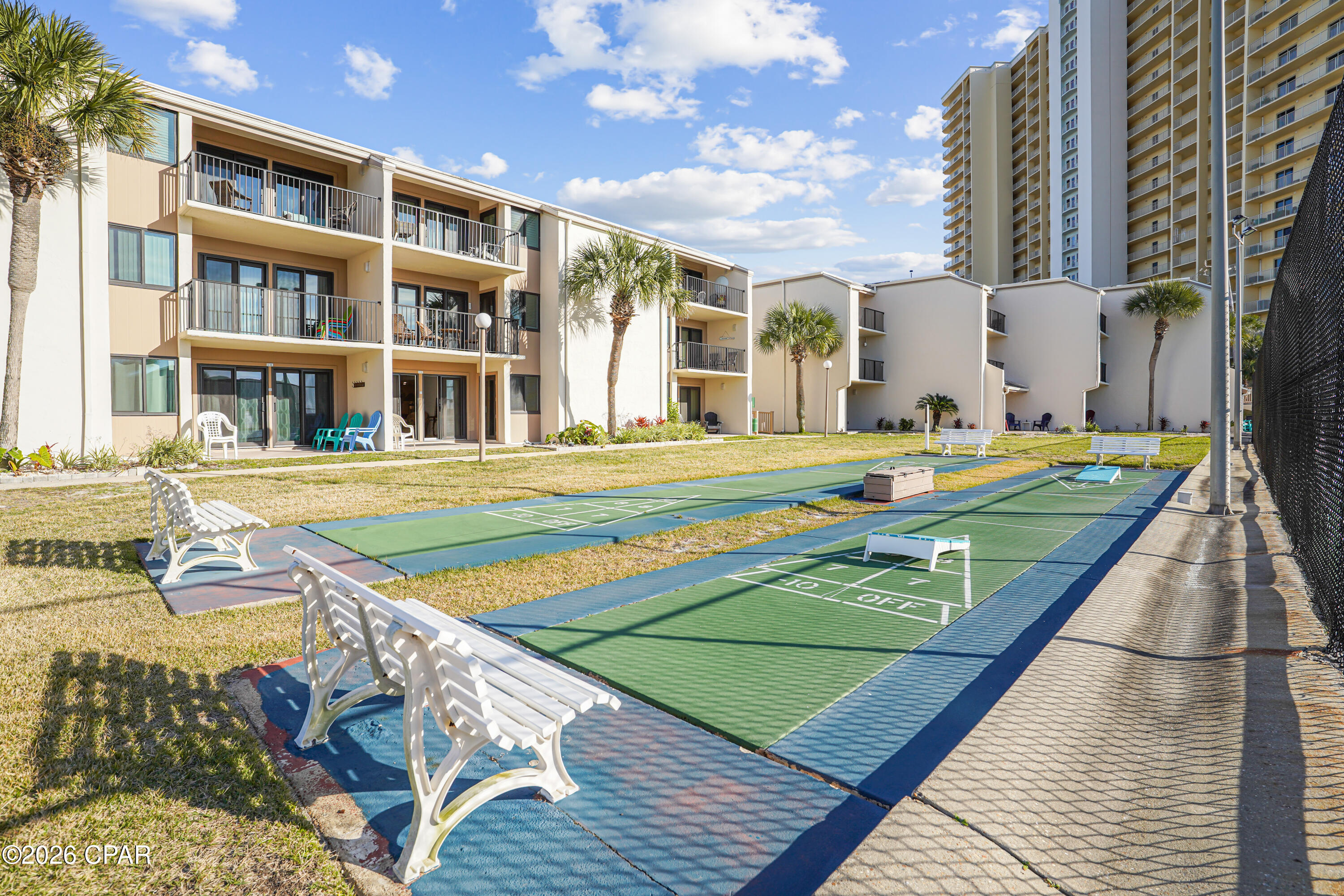 Image 35 For 8727 Thomas Drive C33