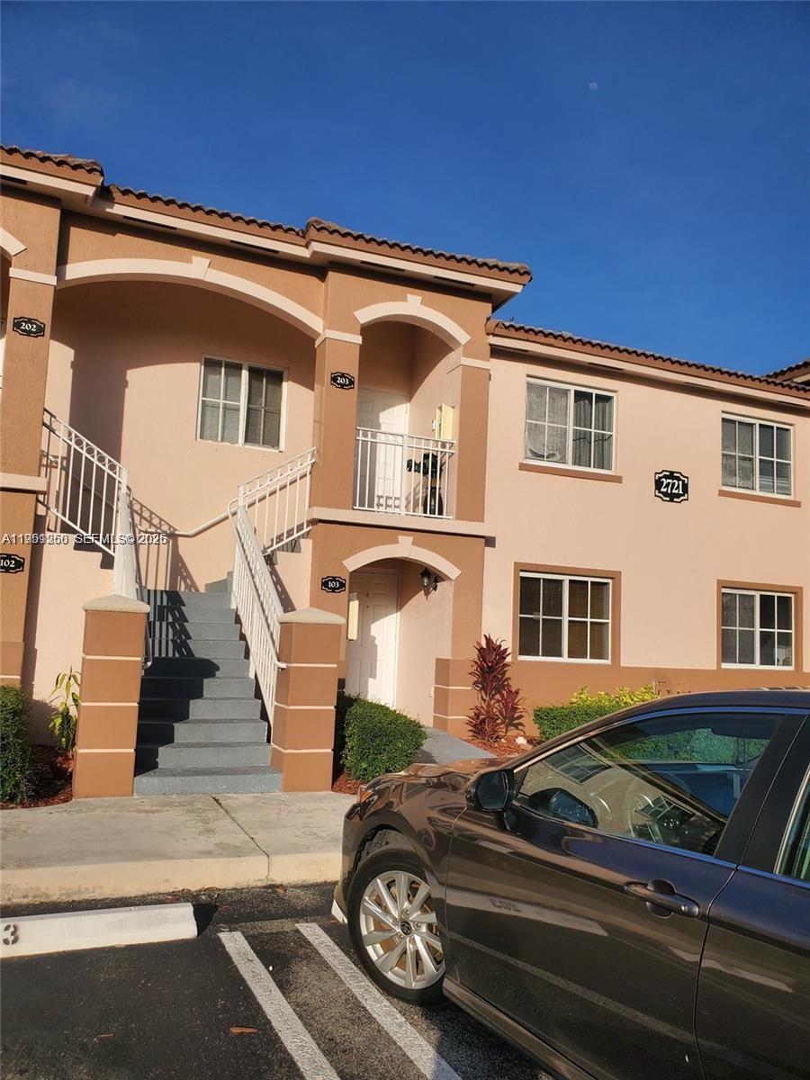 Venetia Gardens Condo