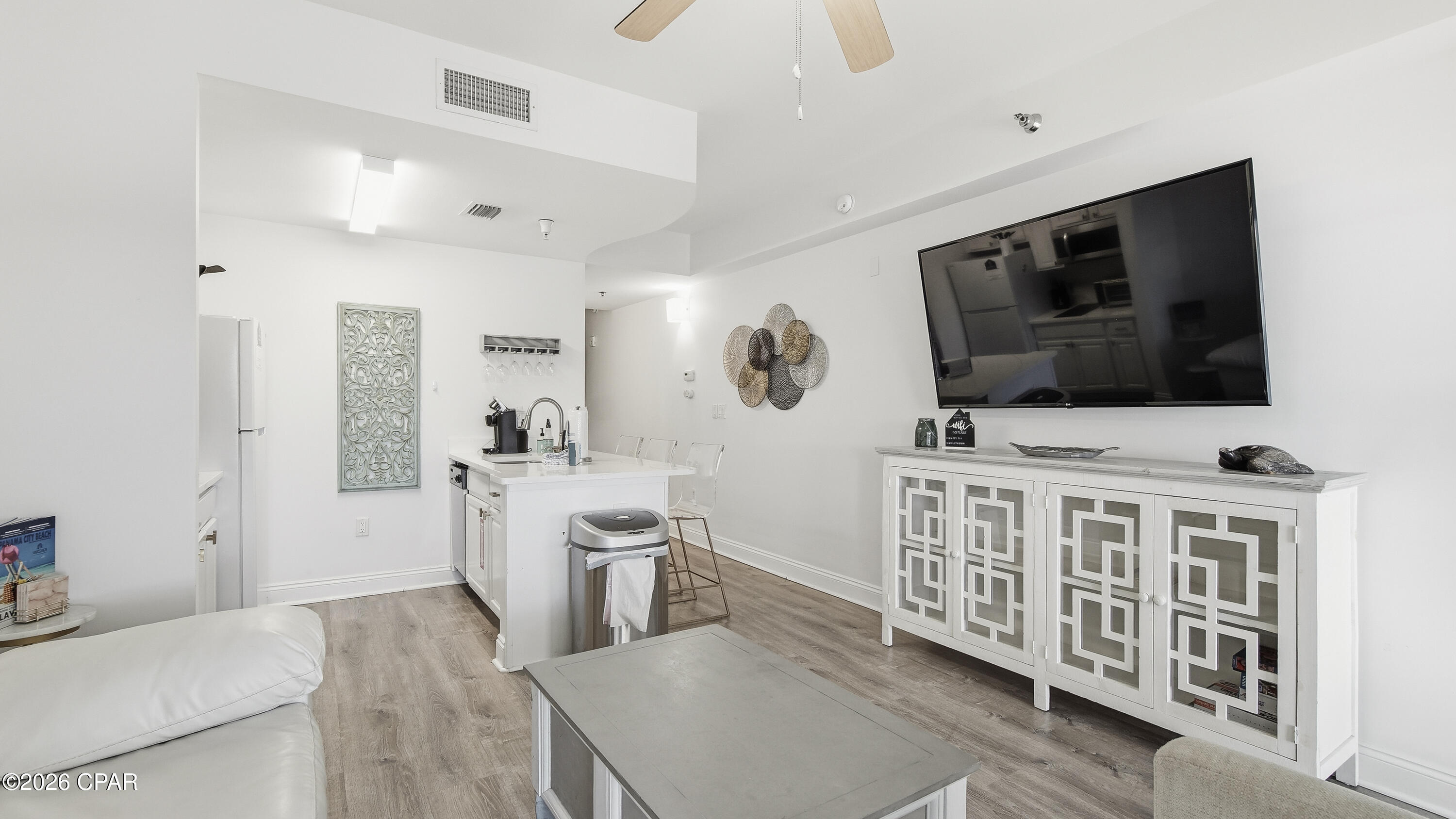 Listing photo id 15 for 114 Carillon Market Street 205