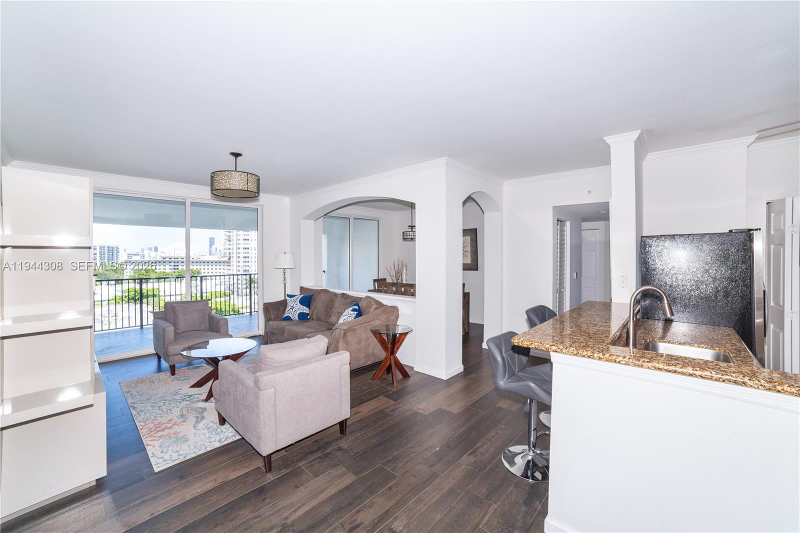 Porto Bellagio Condo