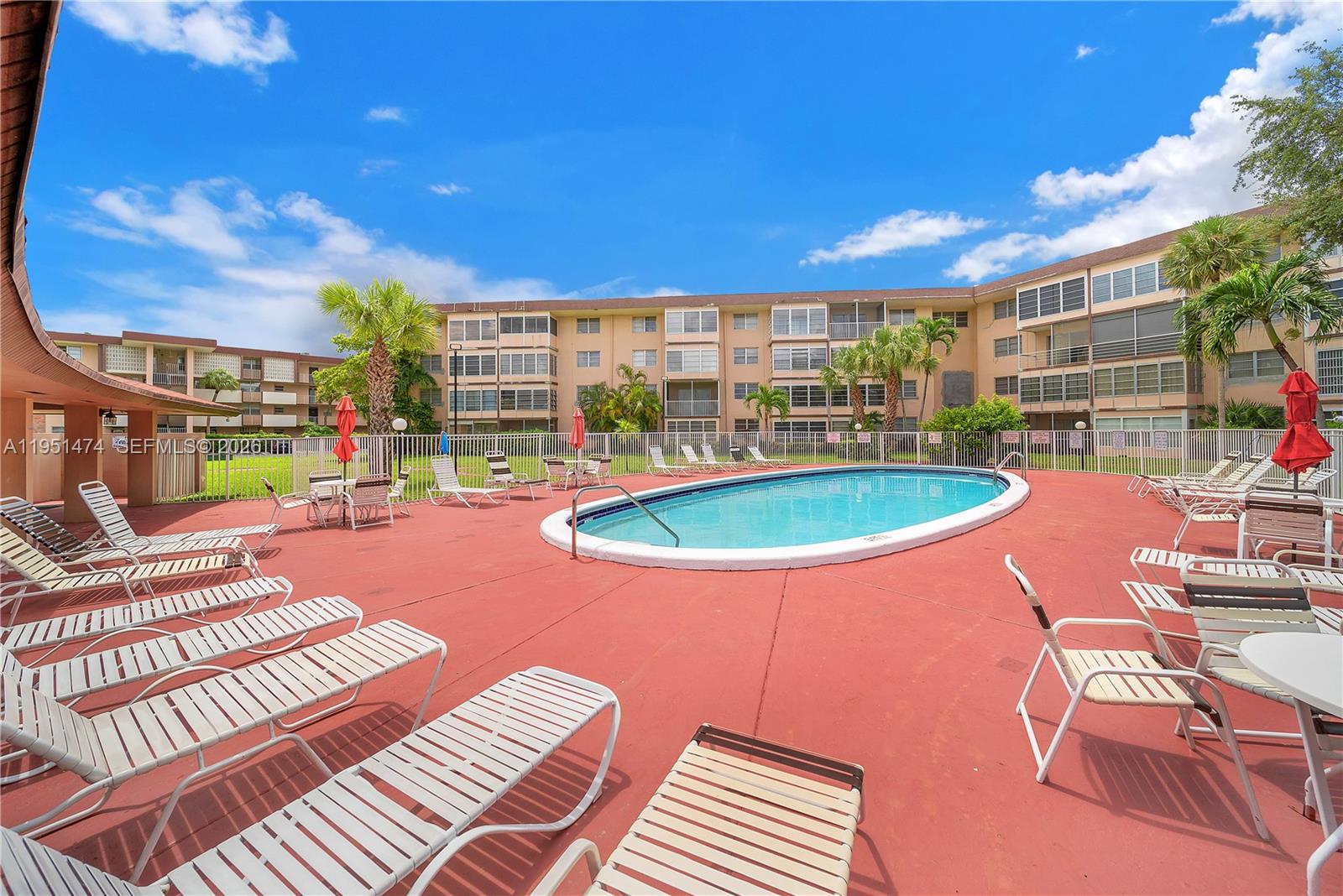 Lauderdale Oaks Condo I