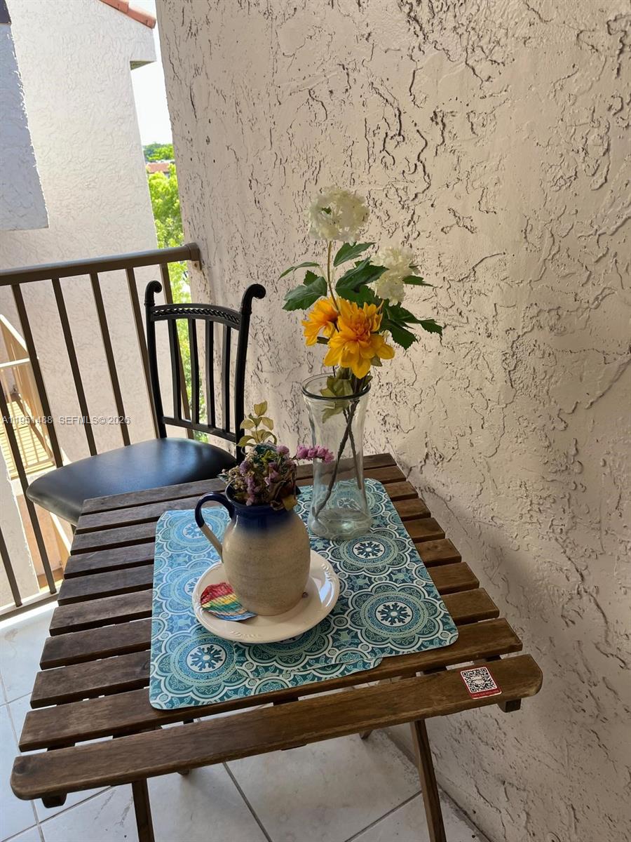 Kendall Lake Towers Condo