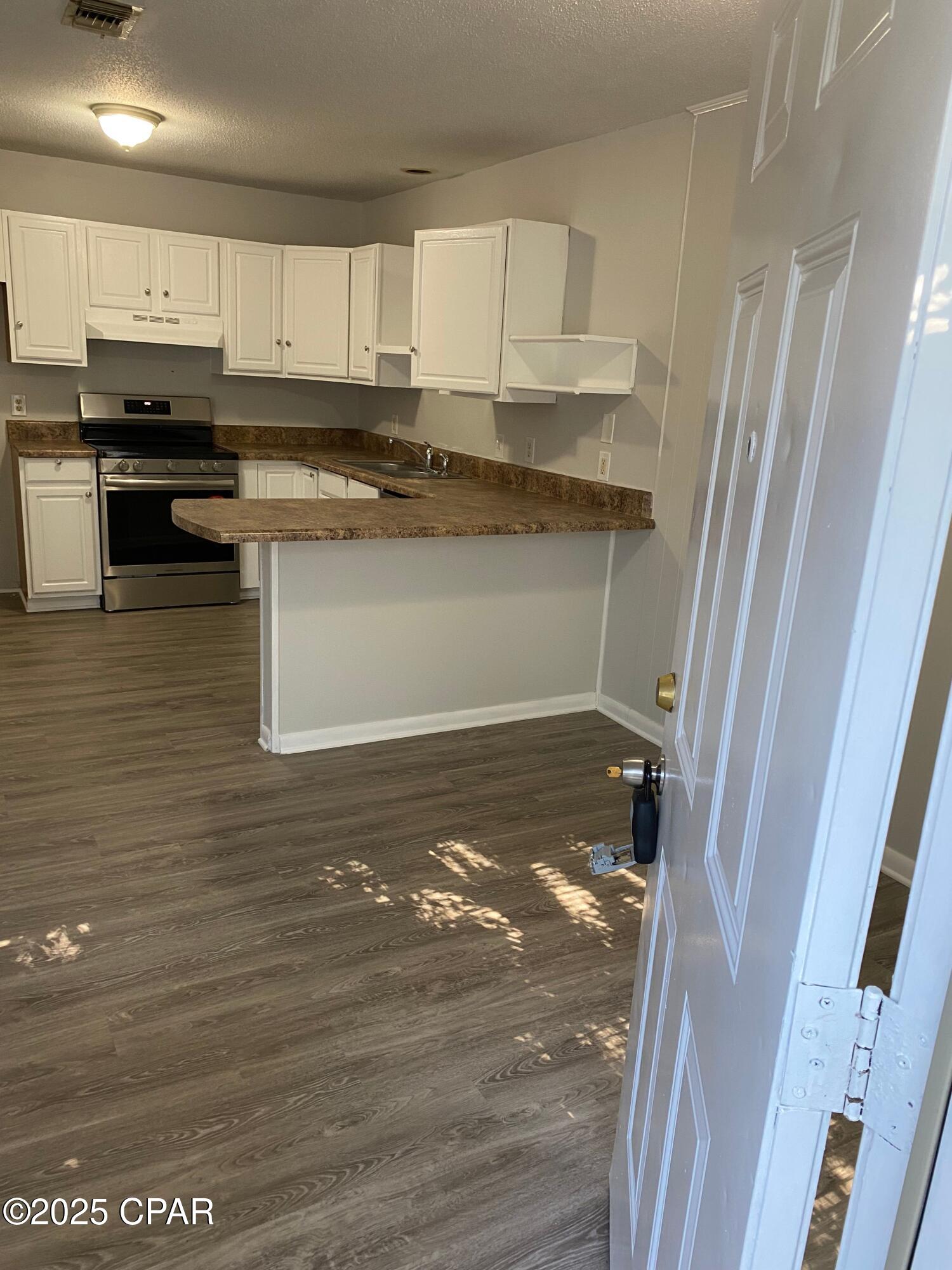 Image 2 For 214 San Vincente Street A