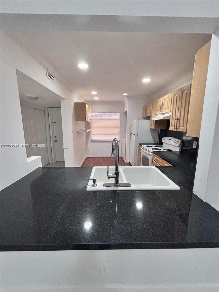 Lago West Condominium