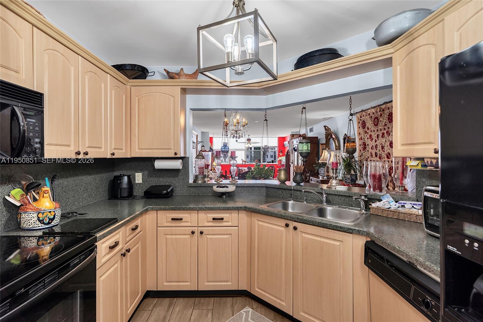 Sunrise Lakes 190 Condo