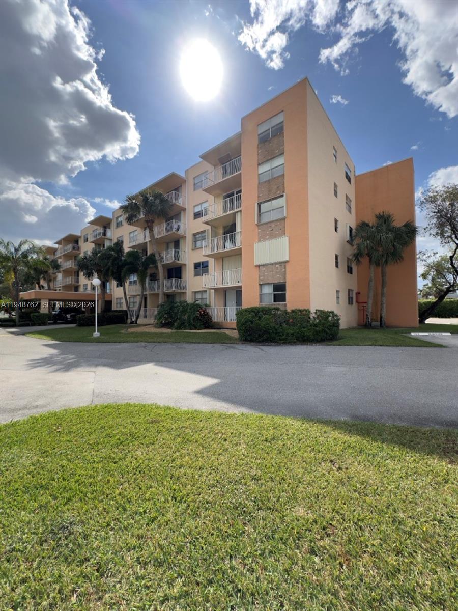 500-executive-center-dr-2n-west-palm-beach-fl-33401/hzid_04028e08