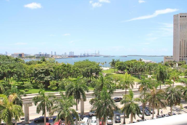 50 Biscayne Condo