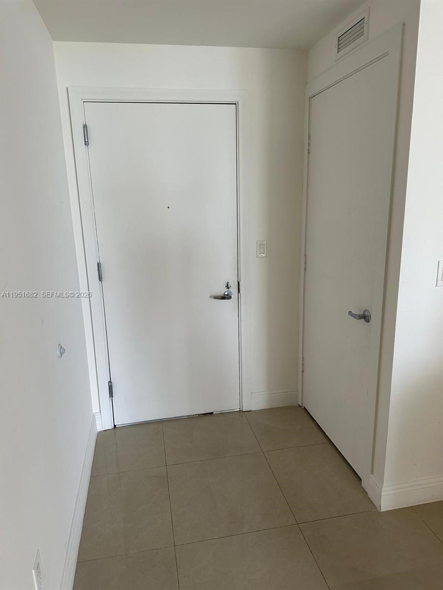 1050 Brickell Ave 3008