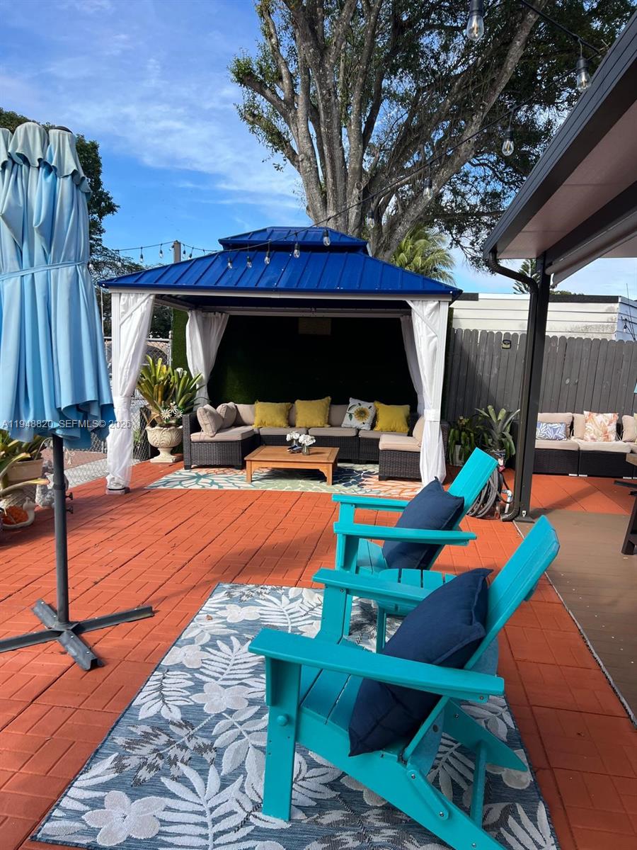 Waterfront views and dock access at 4711 42nd Ter - Home in Dania Beach