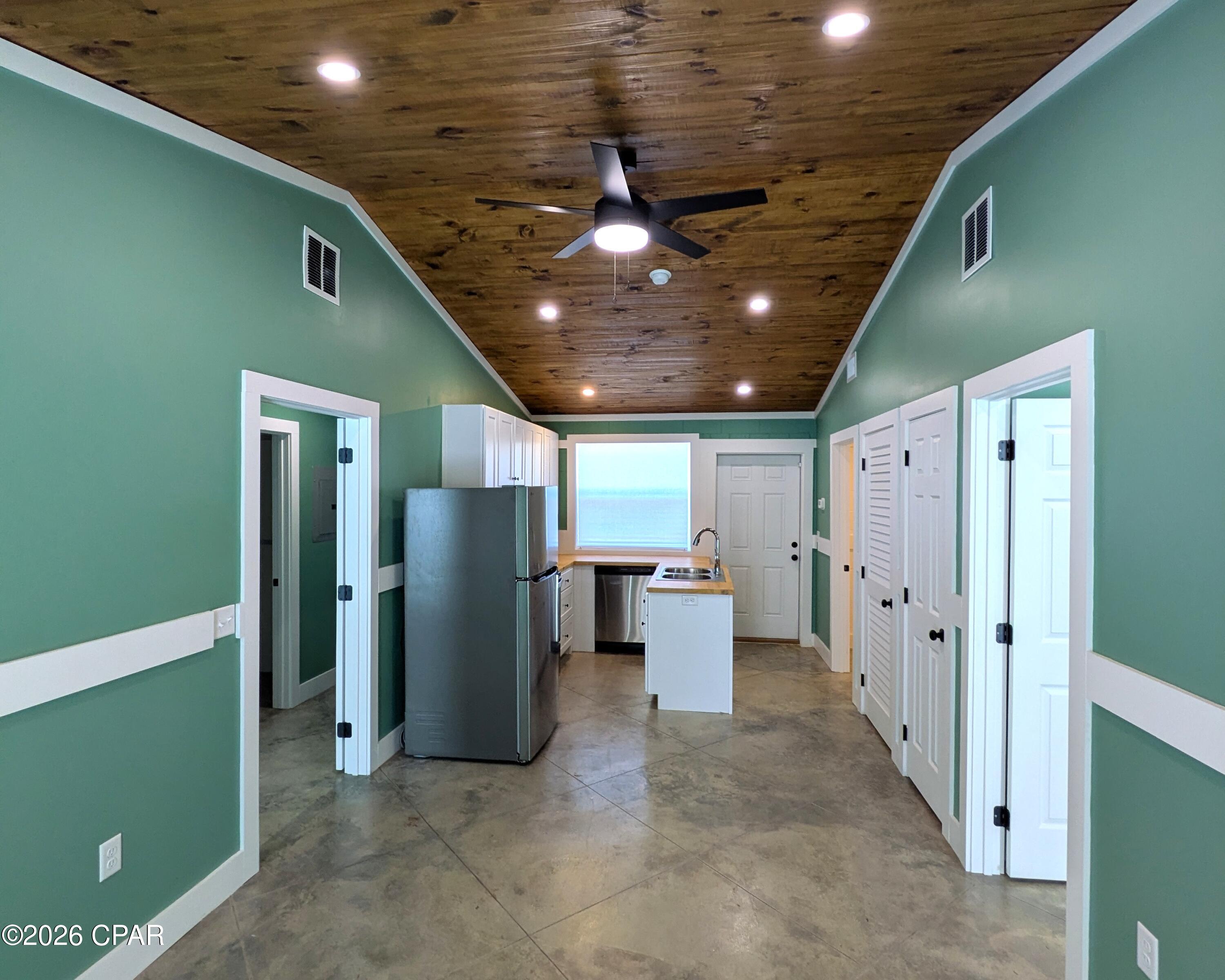 Image 4 For 13733 Windsor Avenue