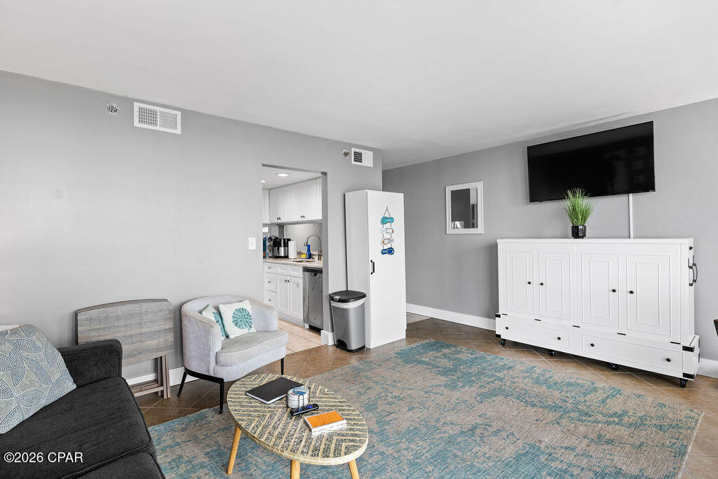 Image 8 For 9850 Thomas Drive 104e