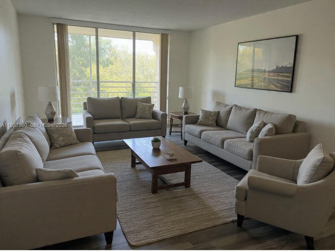 Cypress Chase Condo No 5