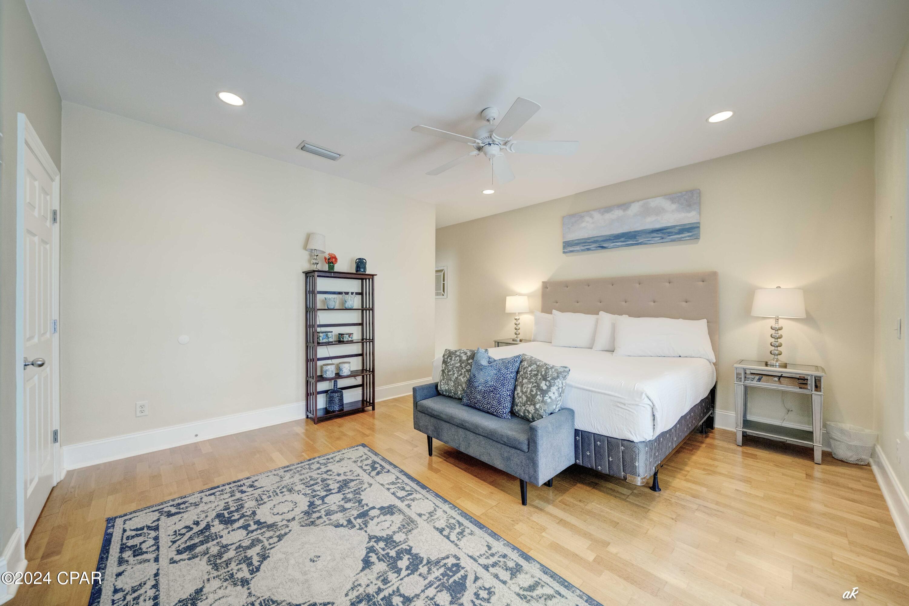 7428 Thomas Drive, Panama City Beach, FL 32408 thumbnail, photo 19 of 38