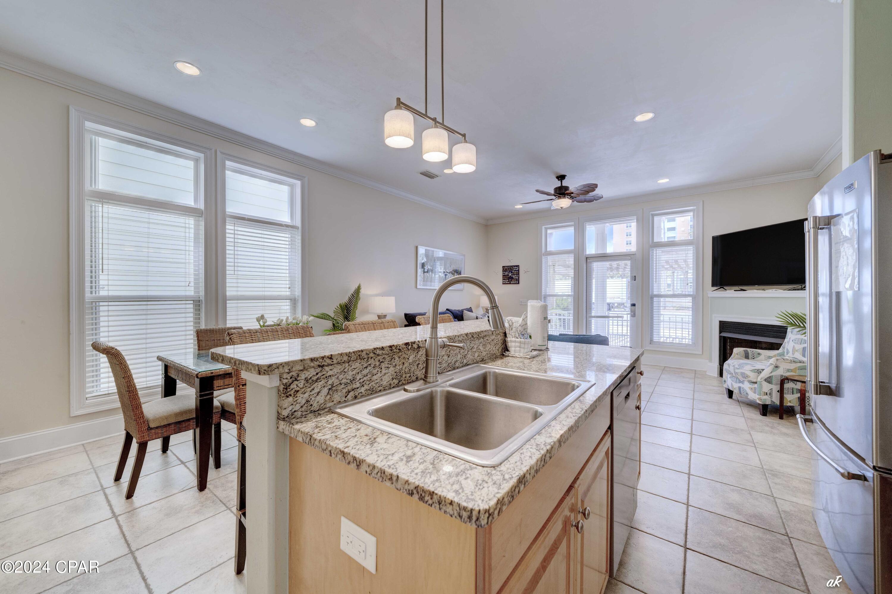 7428 Thomas Drive, Panama City Beach, FL 32408 thumbnail, photo 8 of 38