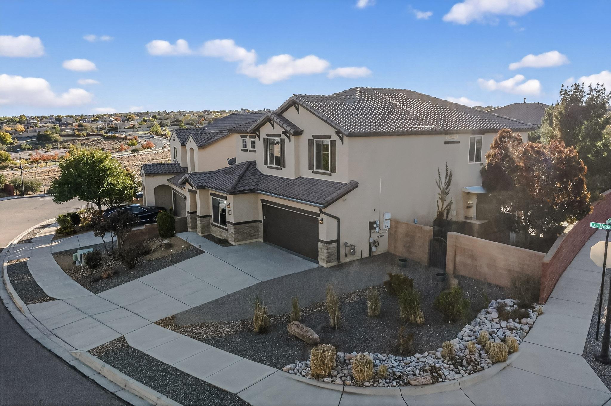 123 Las Medanales Court, Rio Rancho NM 87124