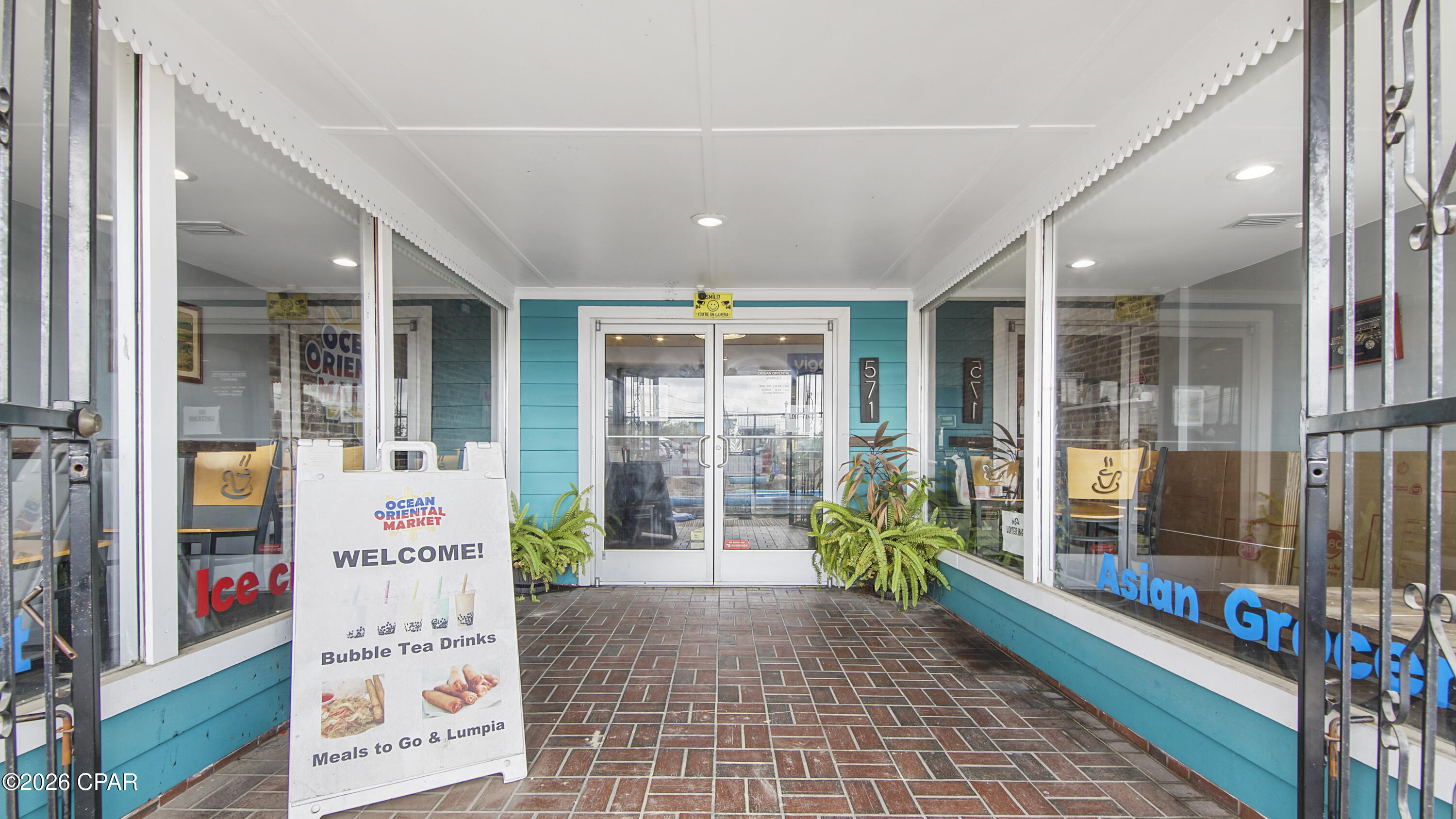 Listing photo id 14 for 571 Harrison Avenue