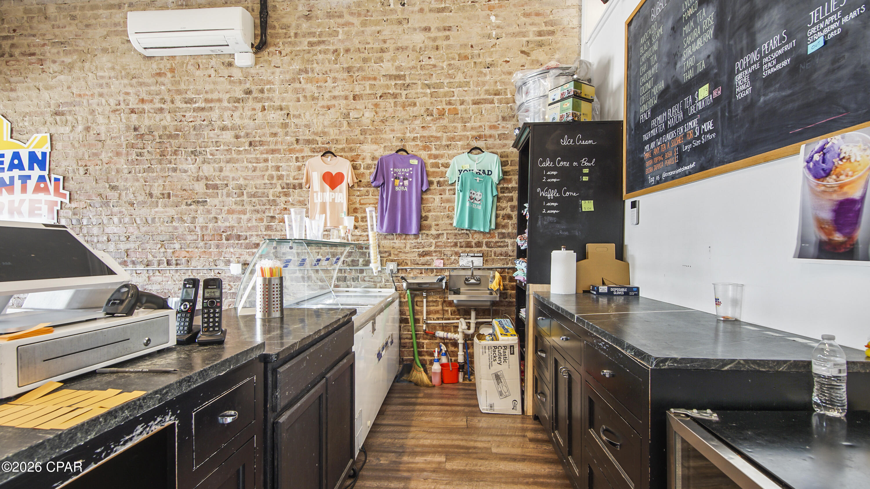 Listing photo id 18 for 571 Harrison Avenue