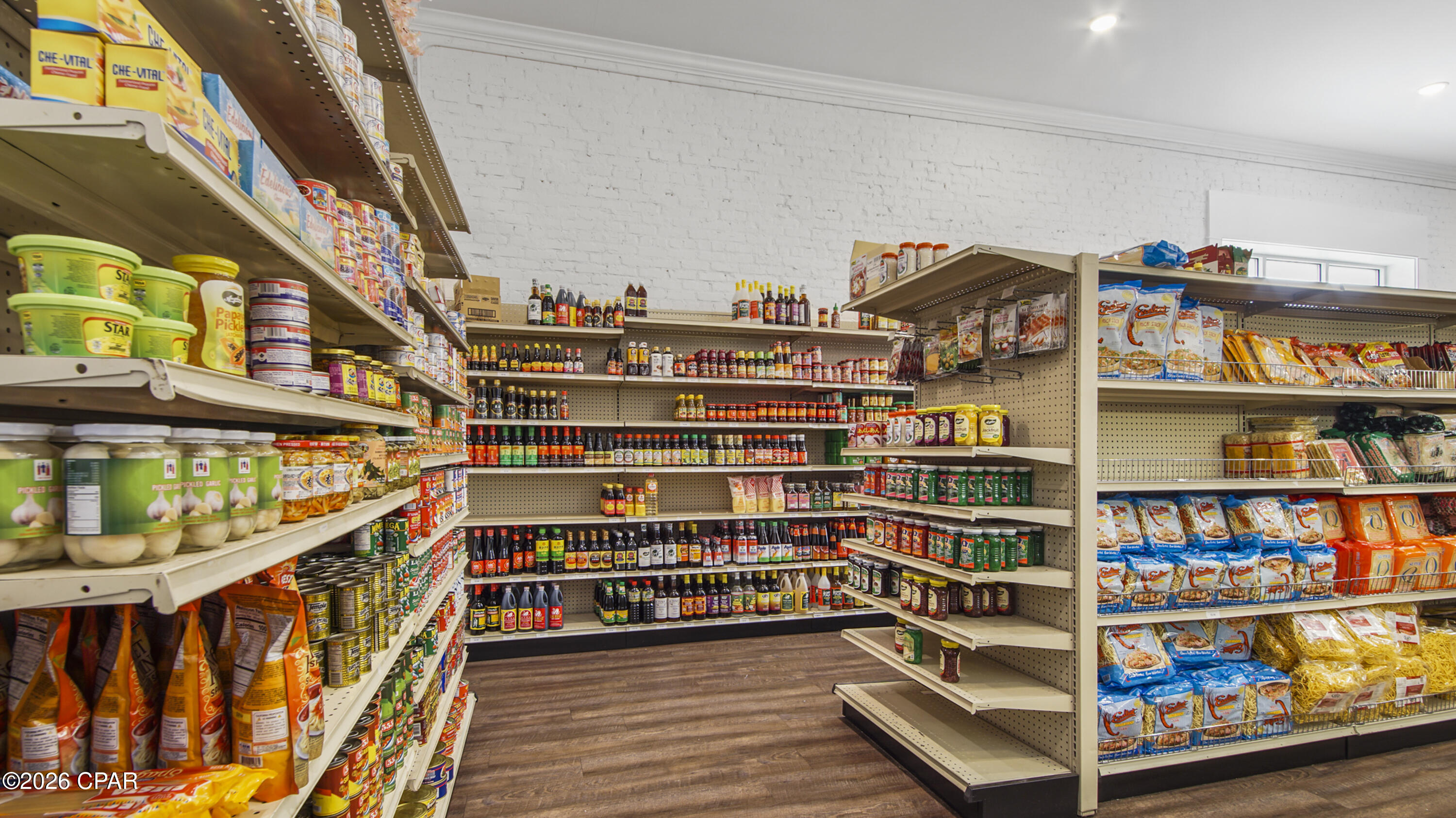 Listing photo id 26 for 571 Harrison Avenue