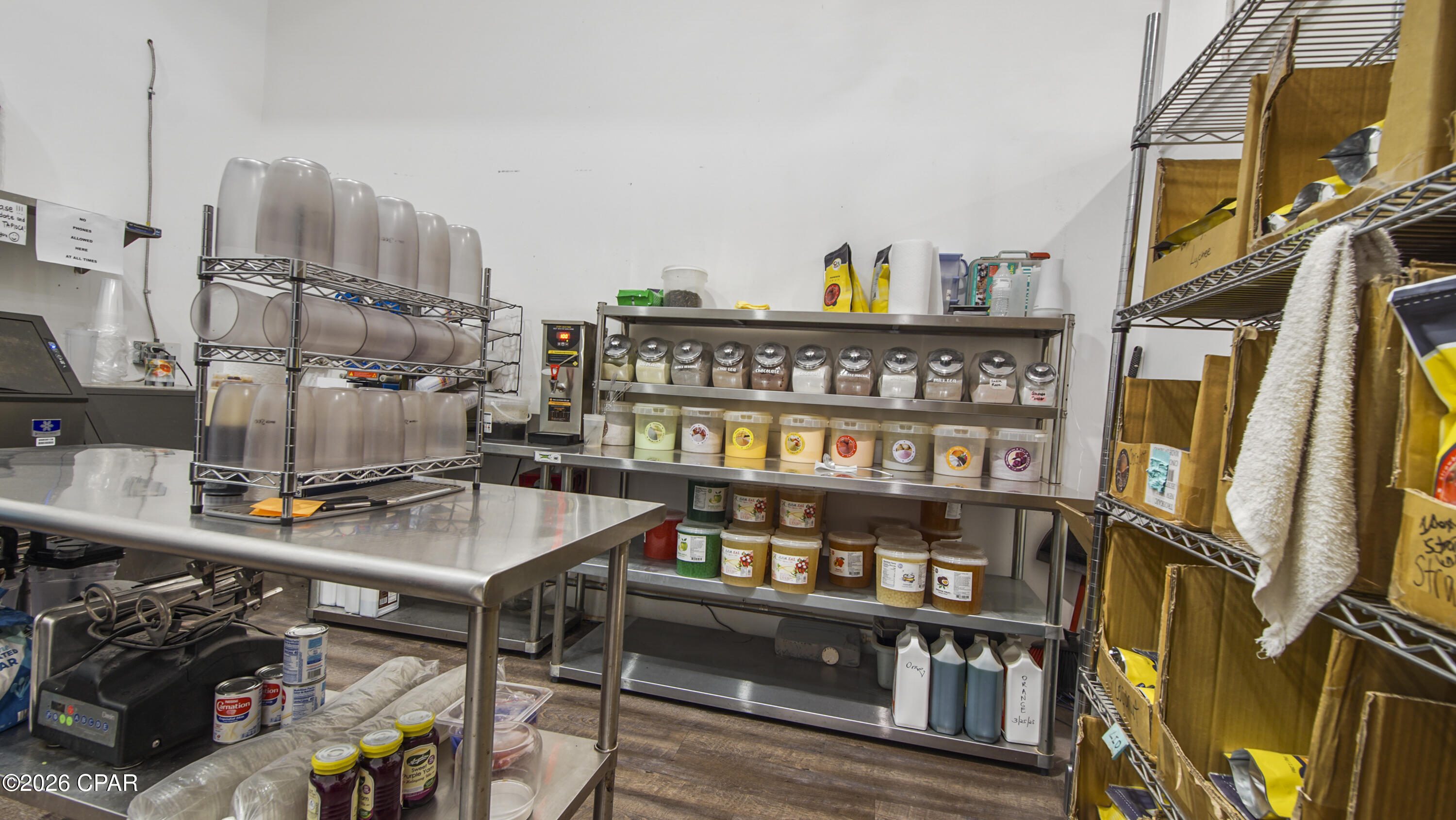 Listing photo id 29 for 571 Harrison Avenue