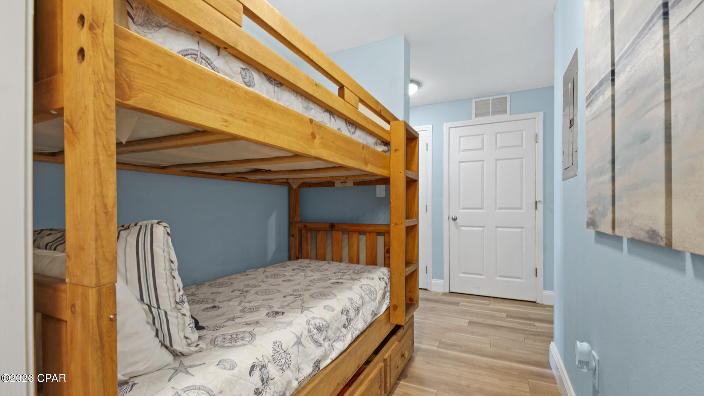 Image 17 For 9902 Thomas Drive 1834