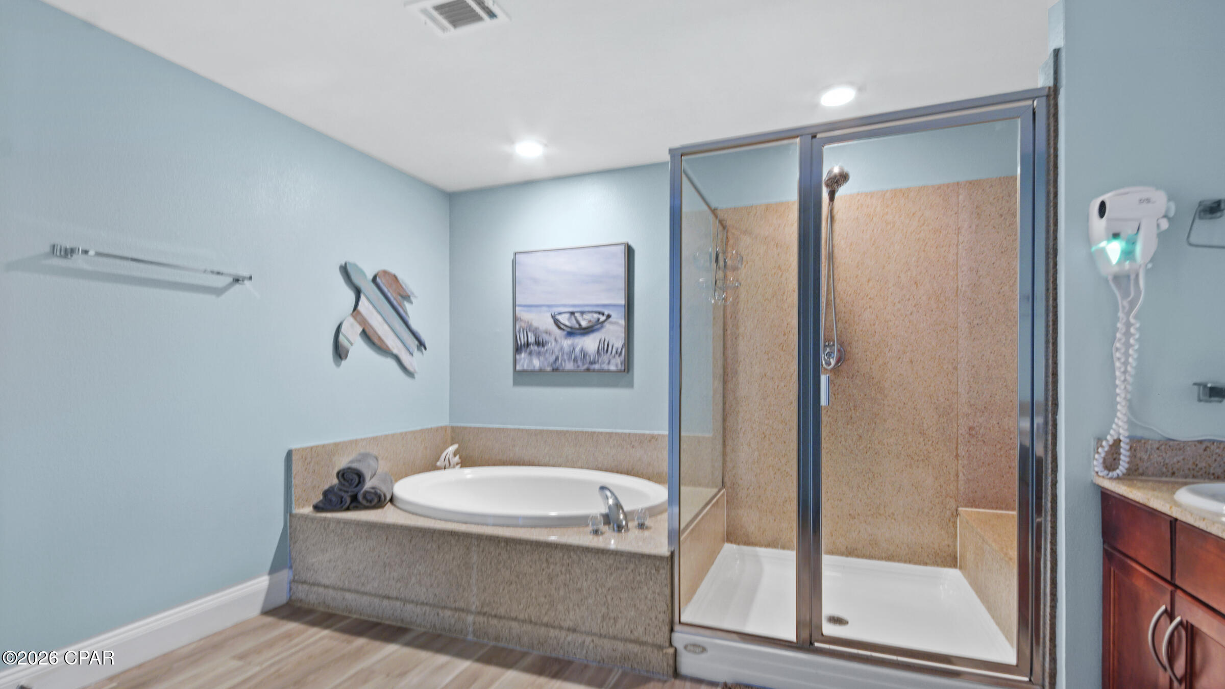 Image 4 For 9902 Thomas Drive 1834