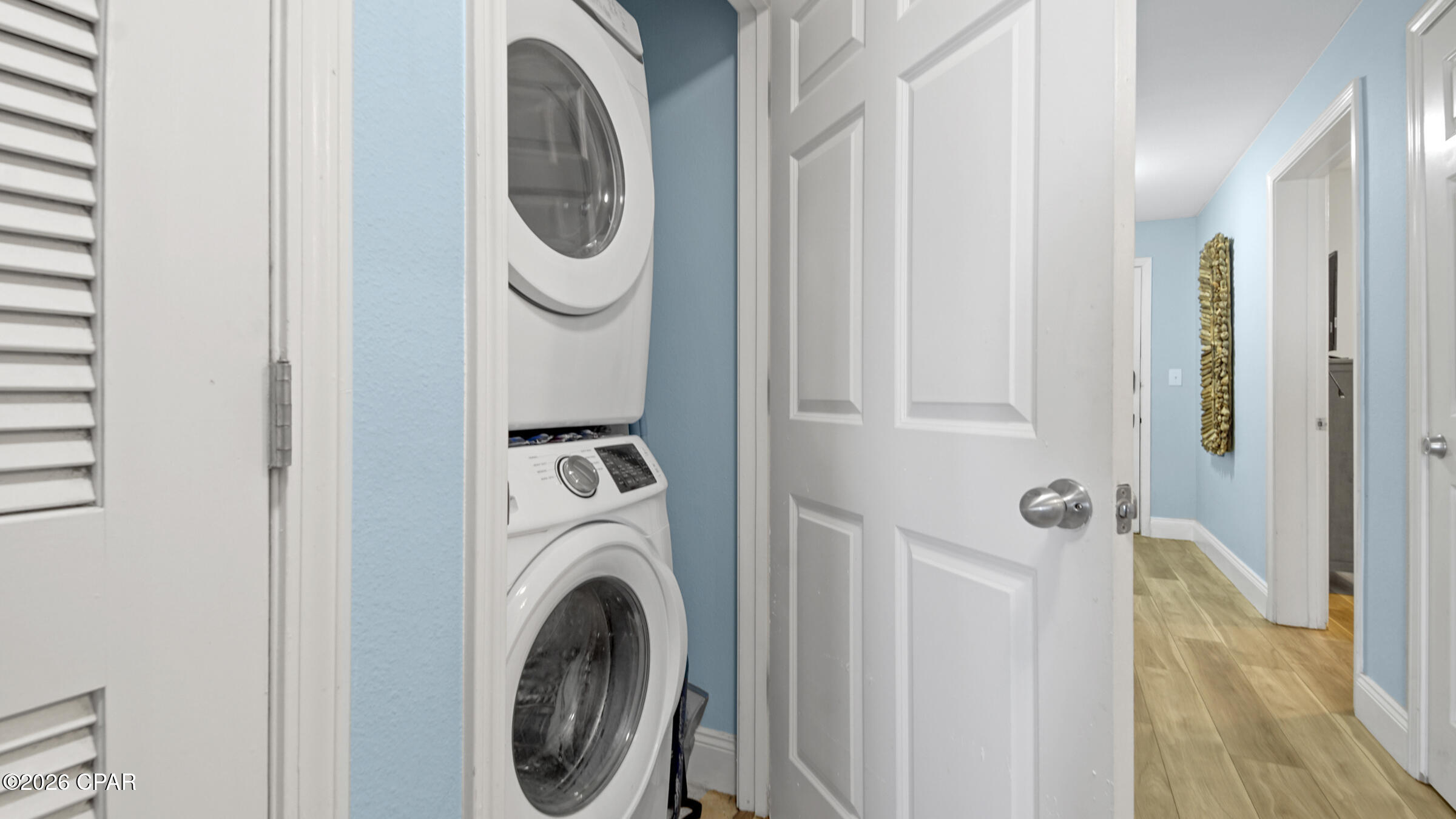 Image 5 For 9902 Thomas Drive 1834