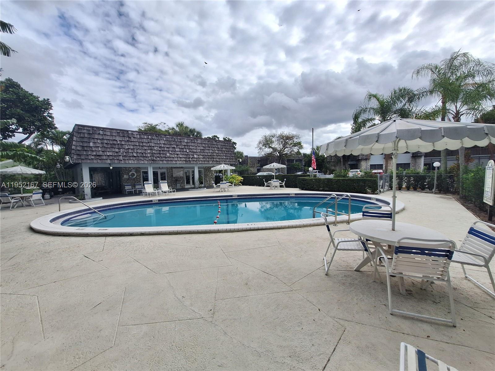 Oakland Shores Condominiu