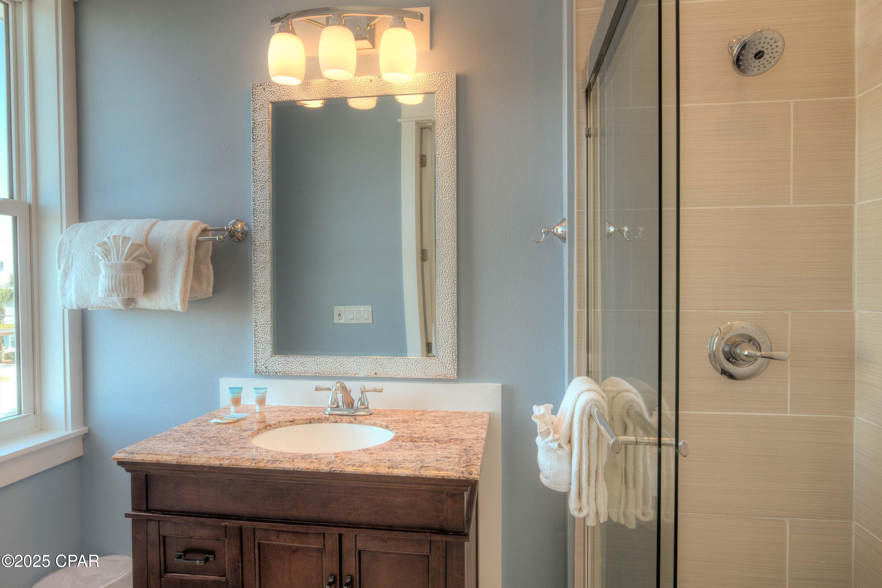 Listing photo id 33 for 5409 Gulf Drive