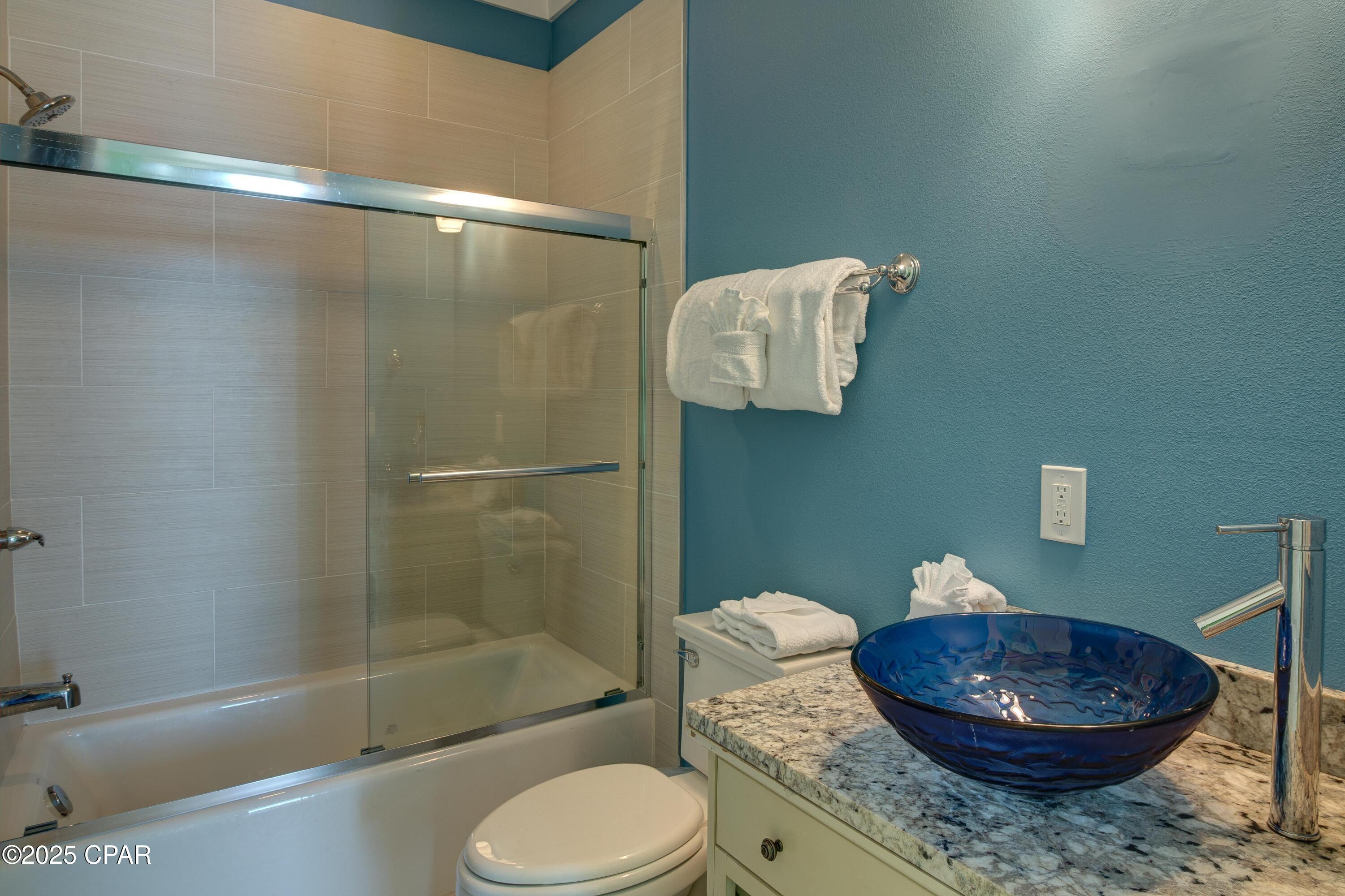 Listing photo id 35 for 5409 Gulf Drive