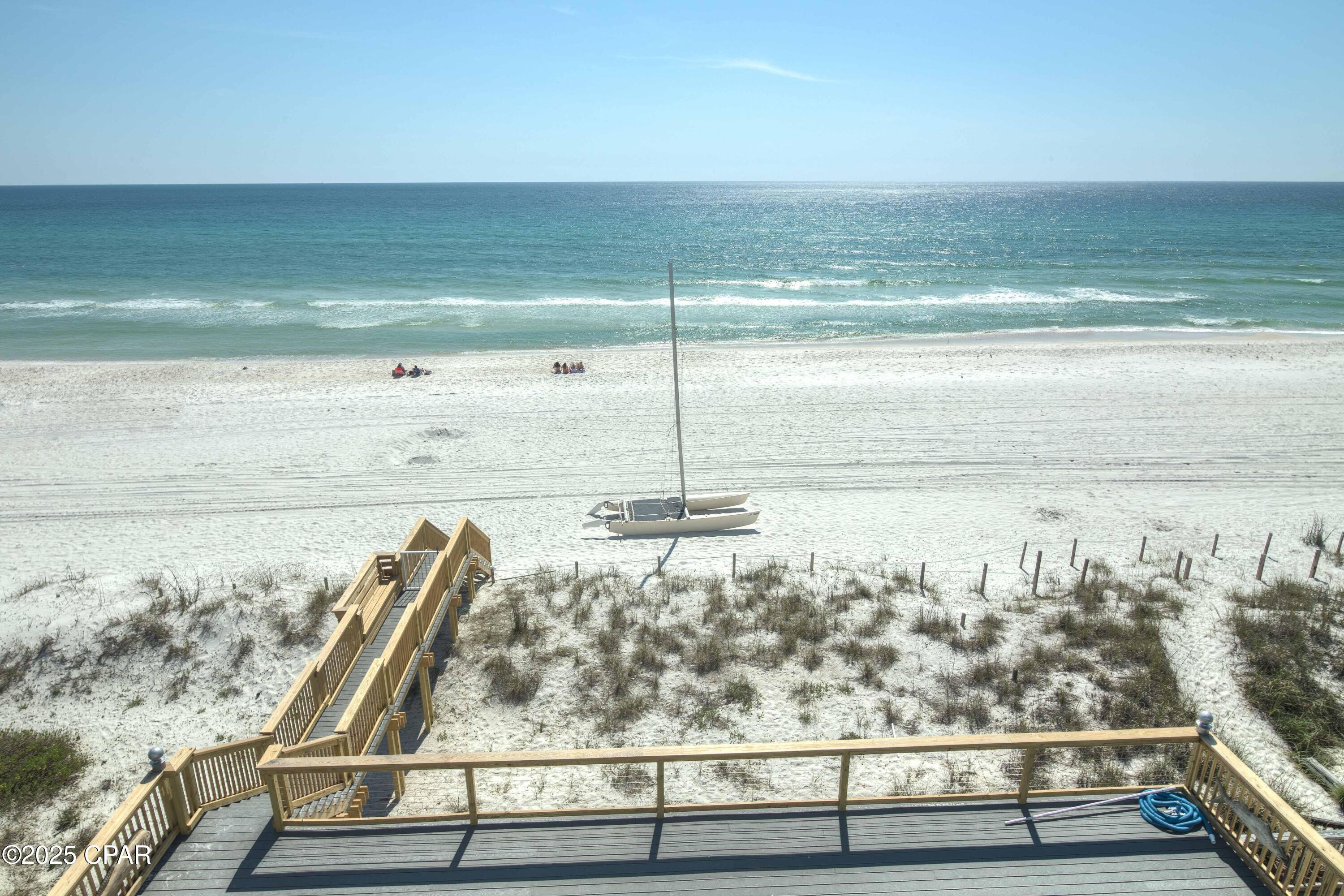 Listing photo id 49 for 5409 Gulf Drive