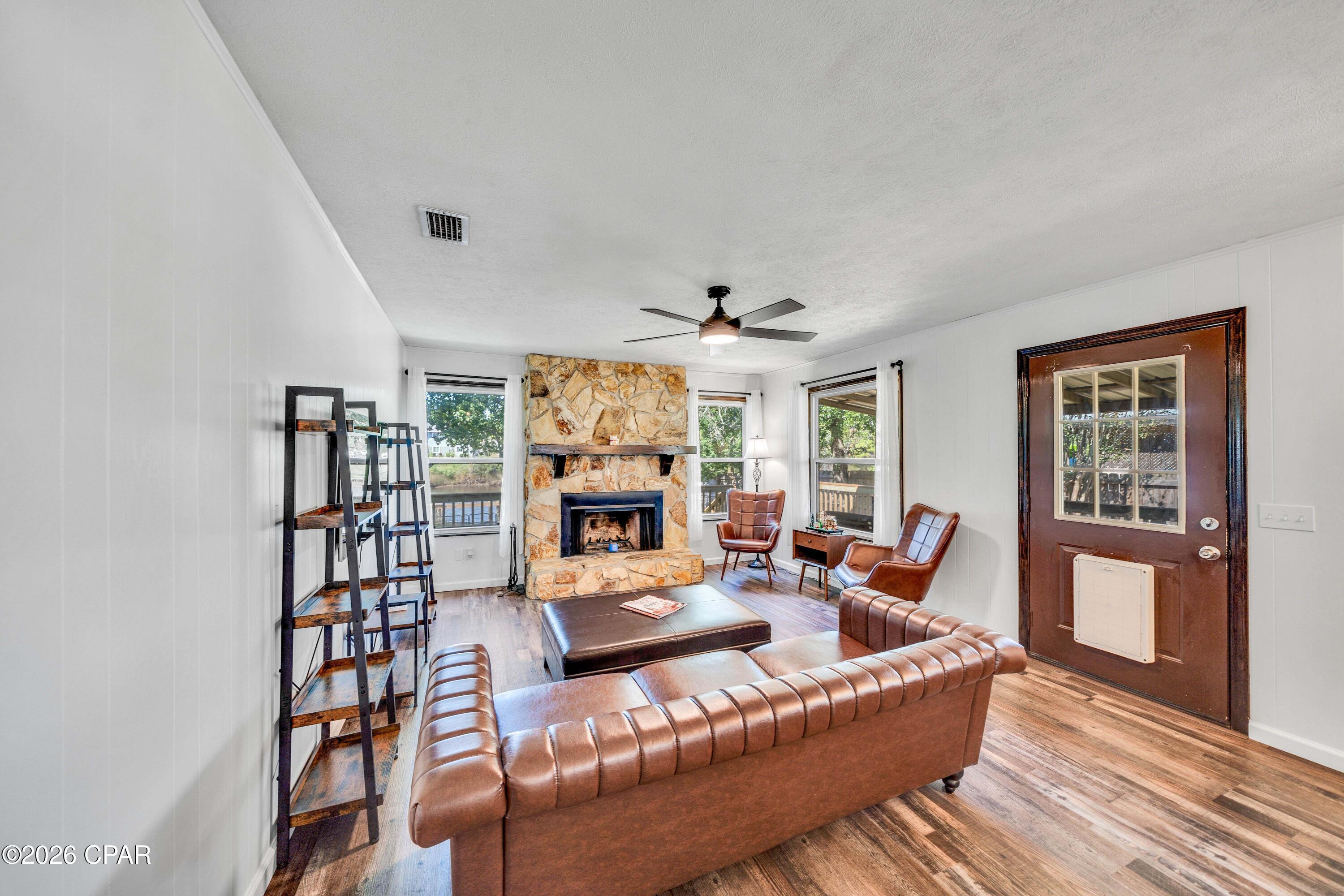 Image 12 For 2115 High Avenue