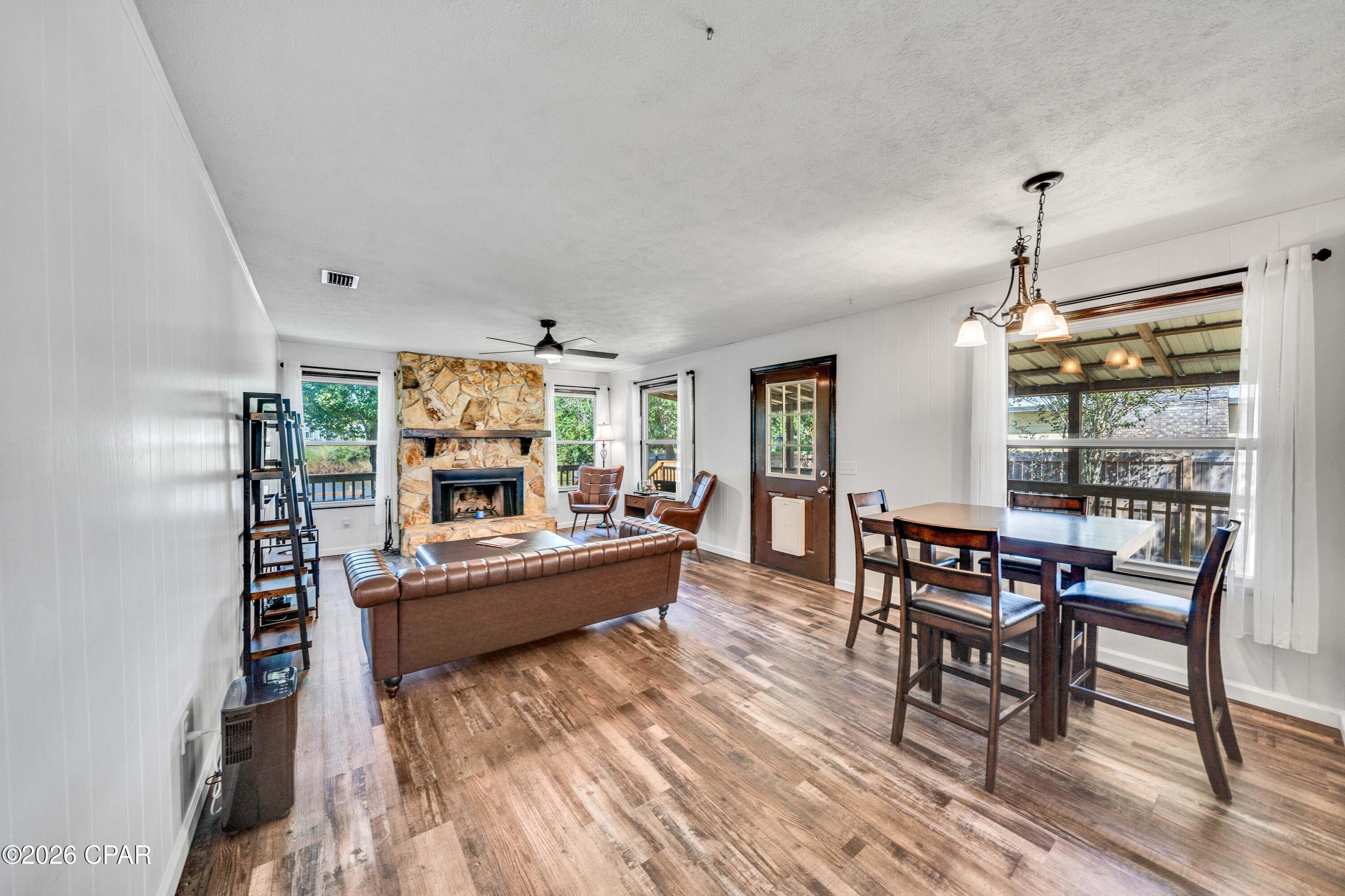 Image 16 For 2115 High Avenue