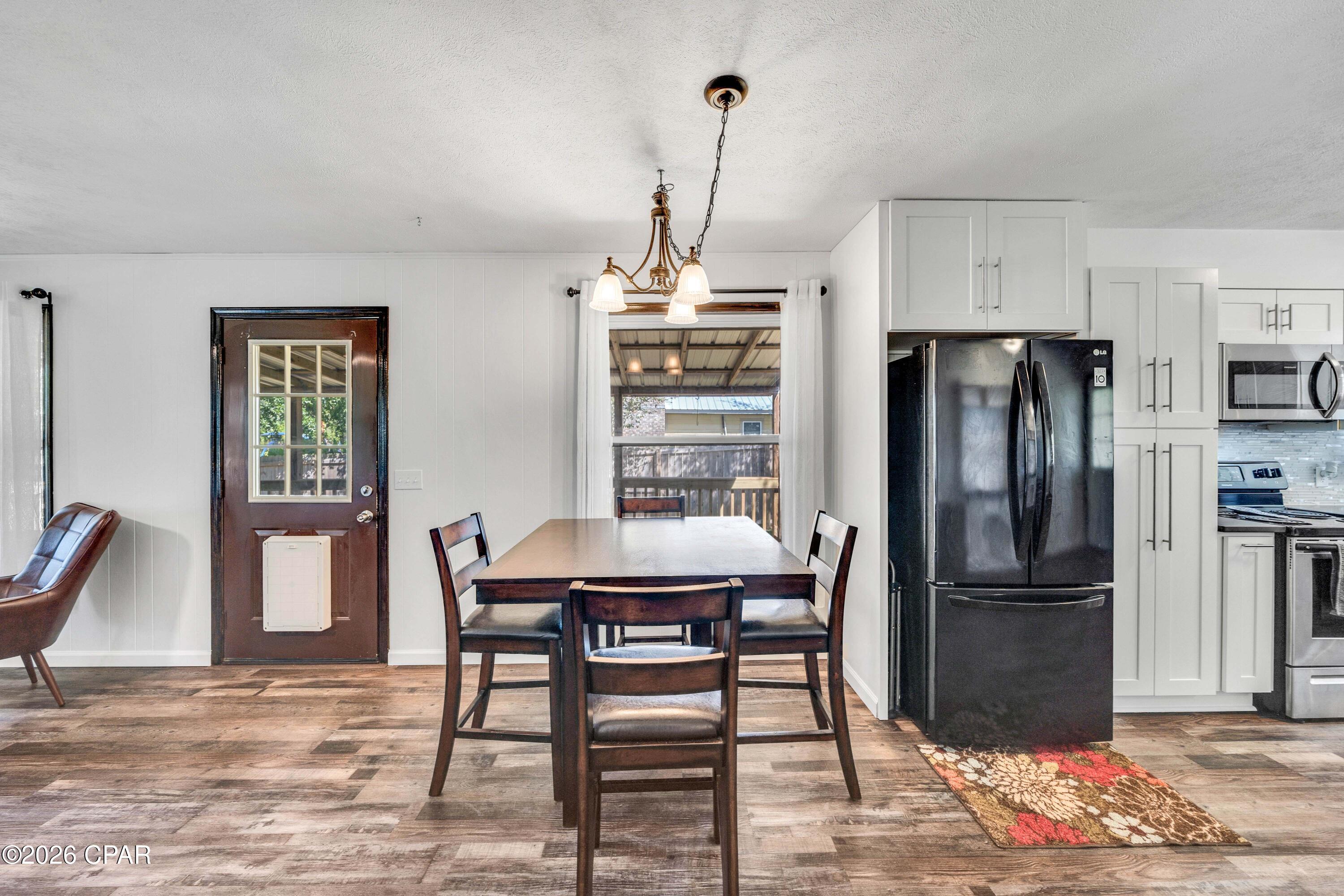 Image 17 For 2115 High Avenue