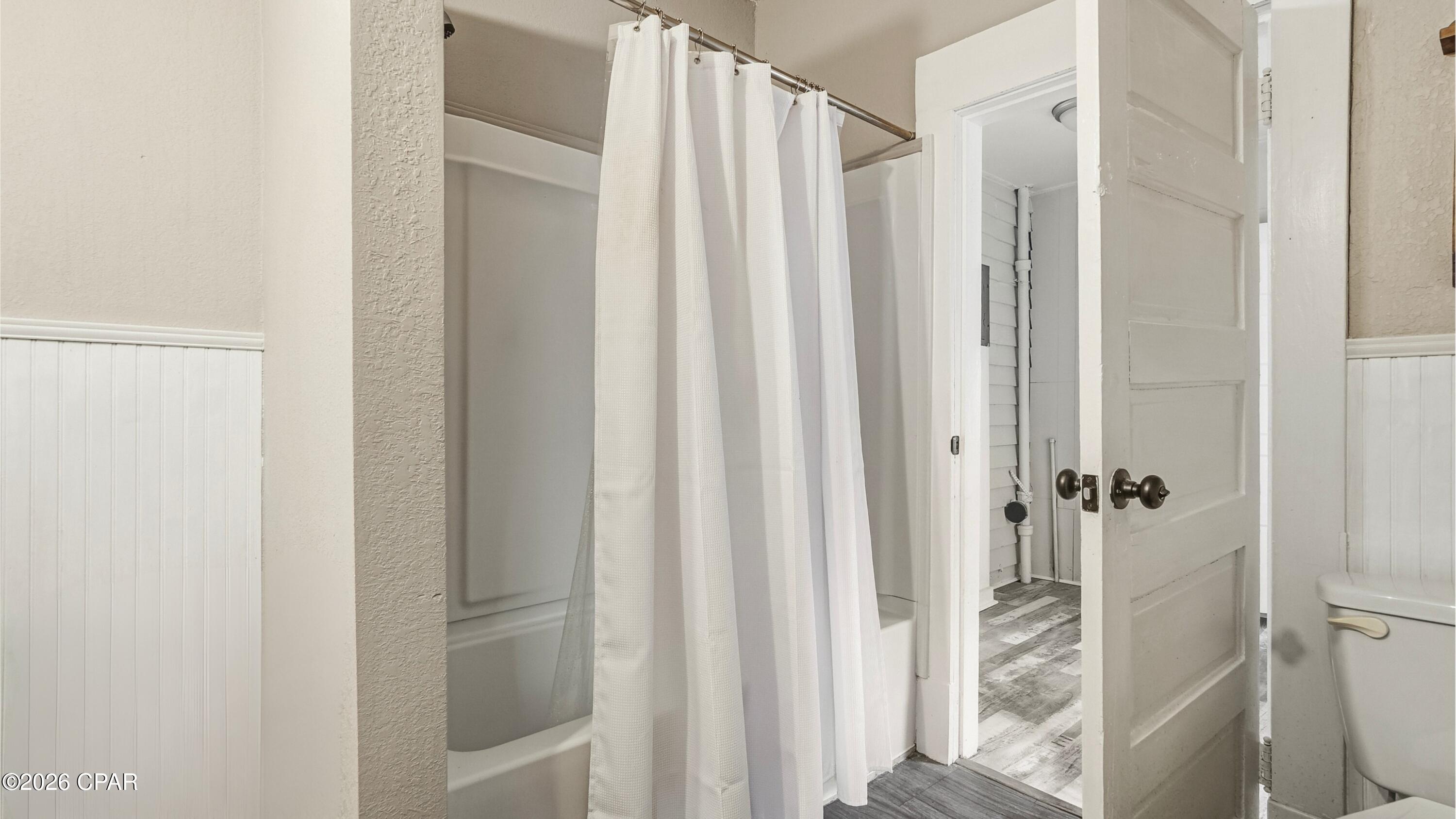 Image 10 For 4404 Broad Street